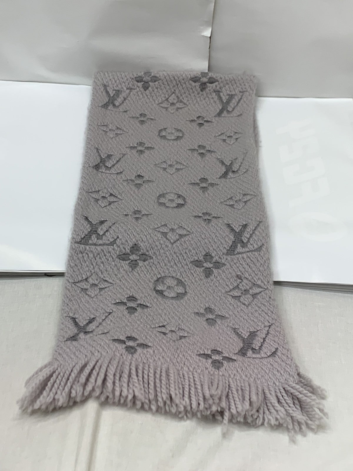 エシャルプ ロゴマニア