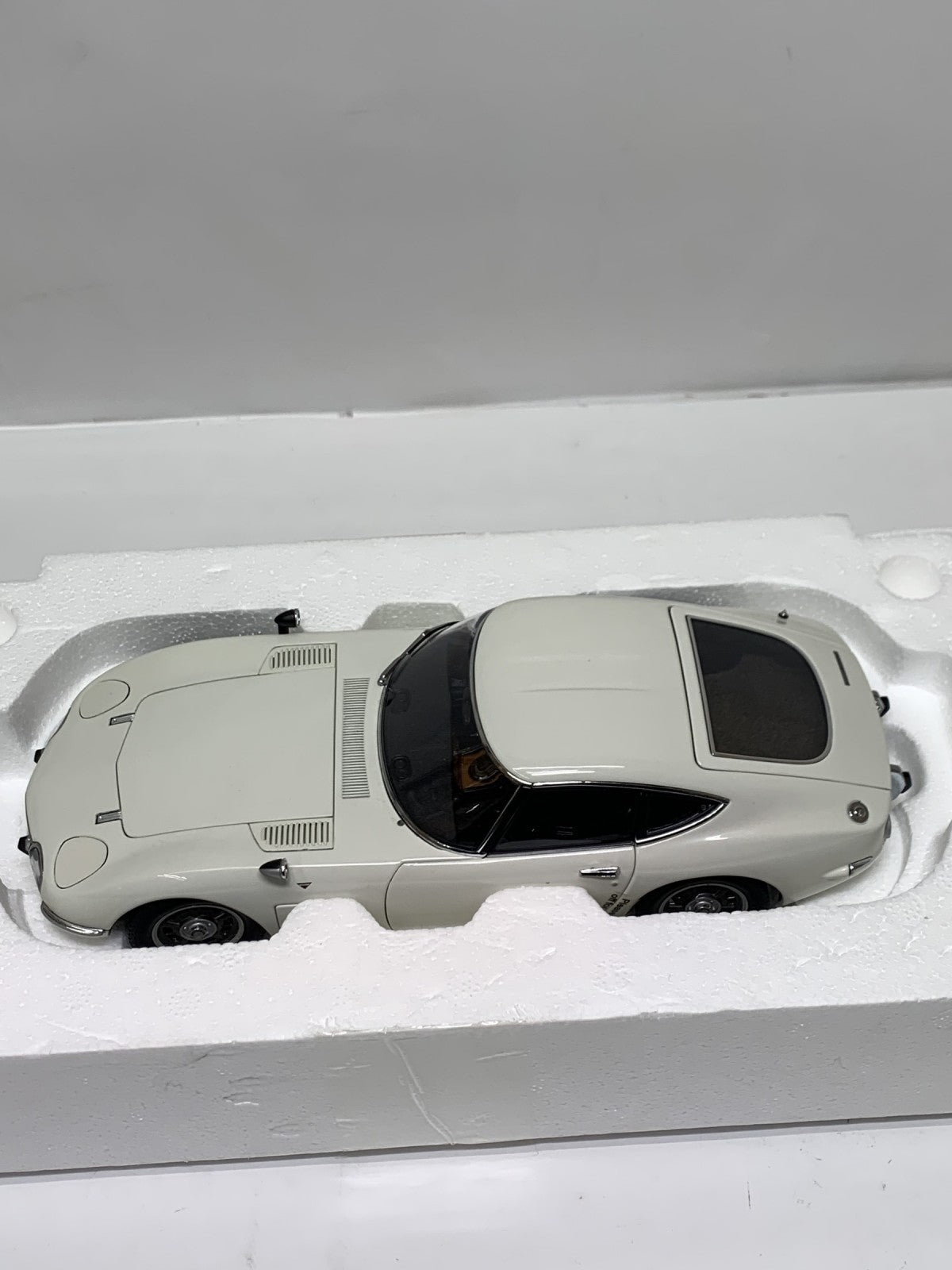 オートアート 1/18 トヨタ 2000GT COUPE スケールカー
