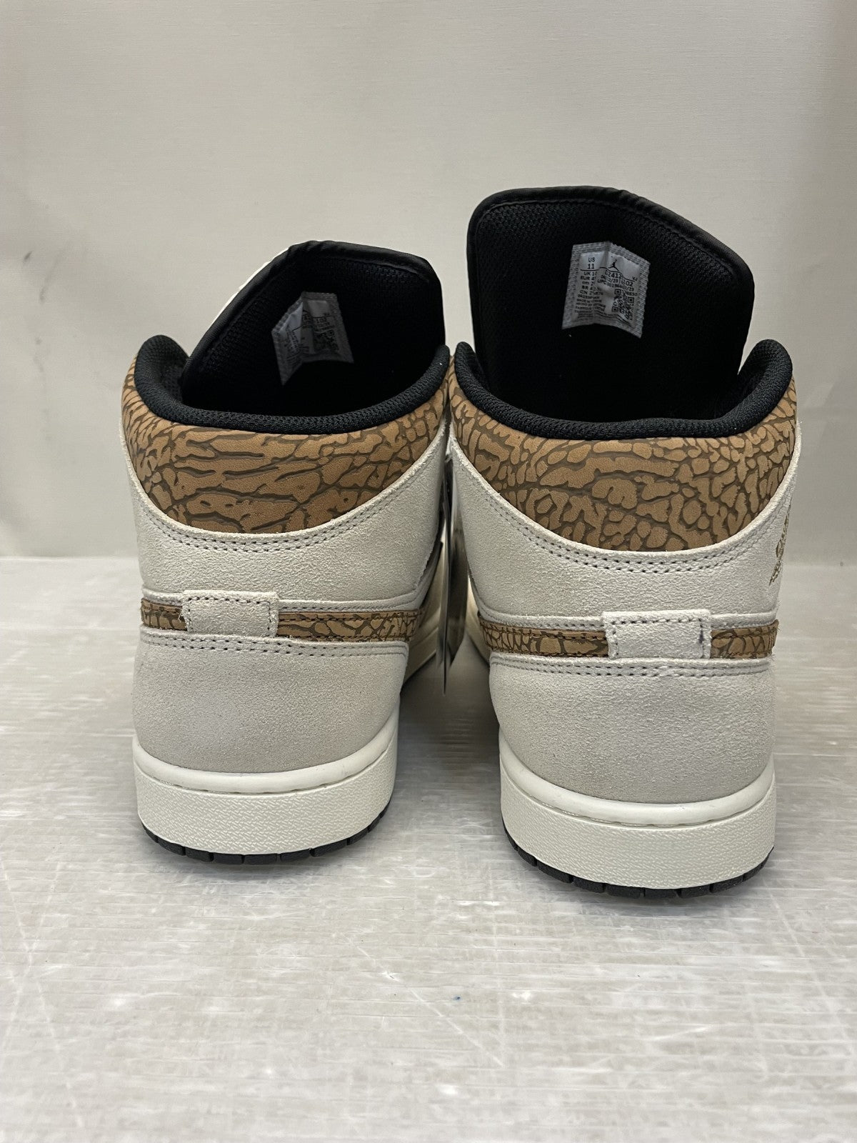 スニーカー NIKE AIR JORDAN 1 MID LIGHT ALEWOOD BROWN