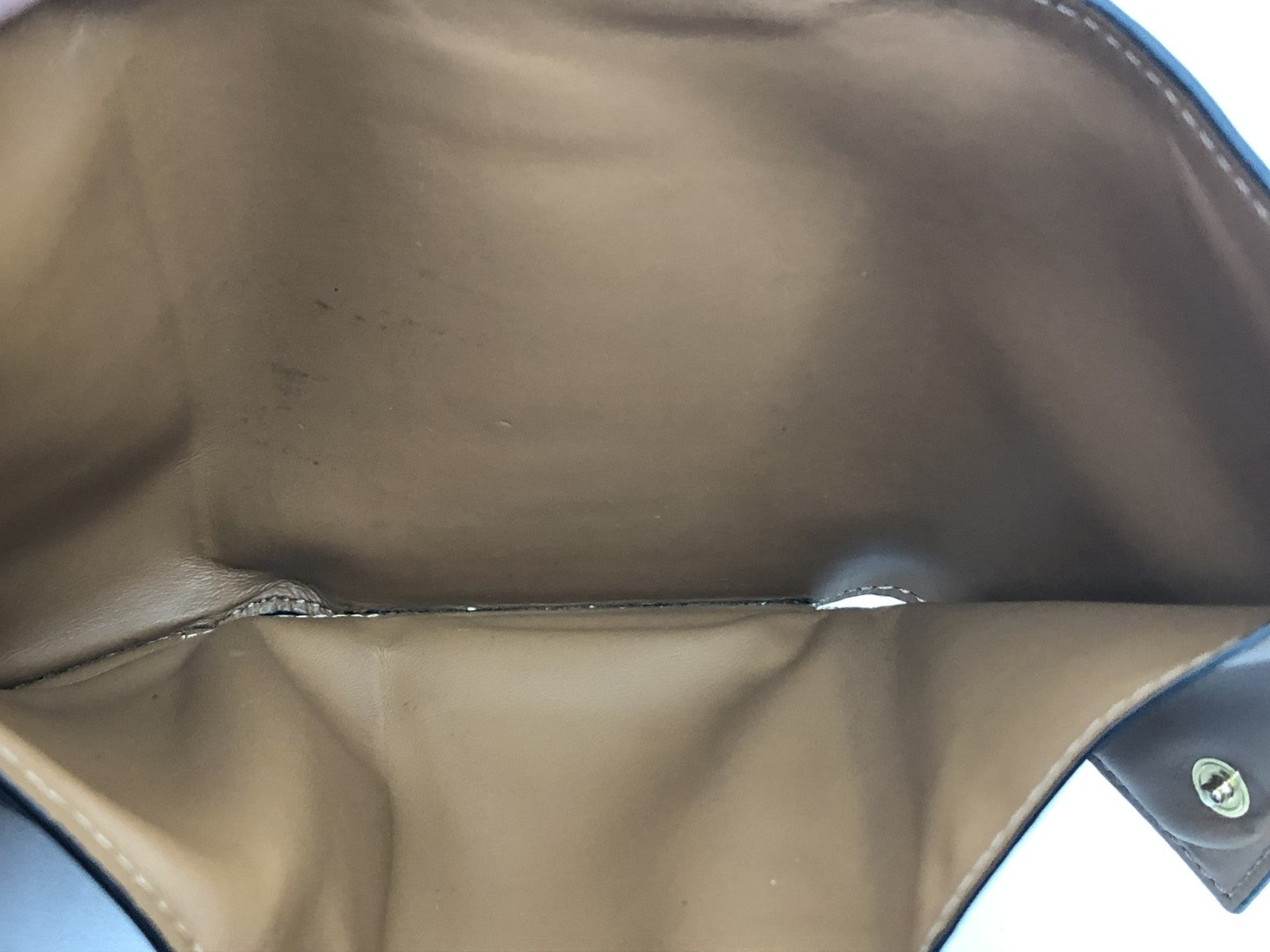 LOEWE リピートスモールバーティカルウォレット
