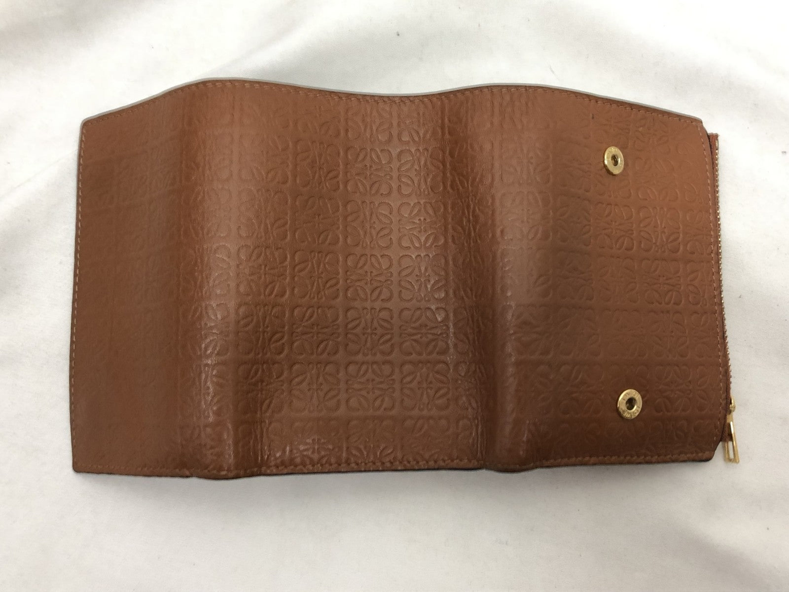 LOEWE リピートスモールバーティカルウォレット
