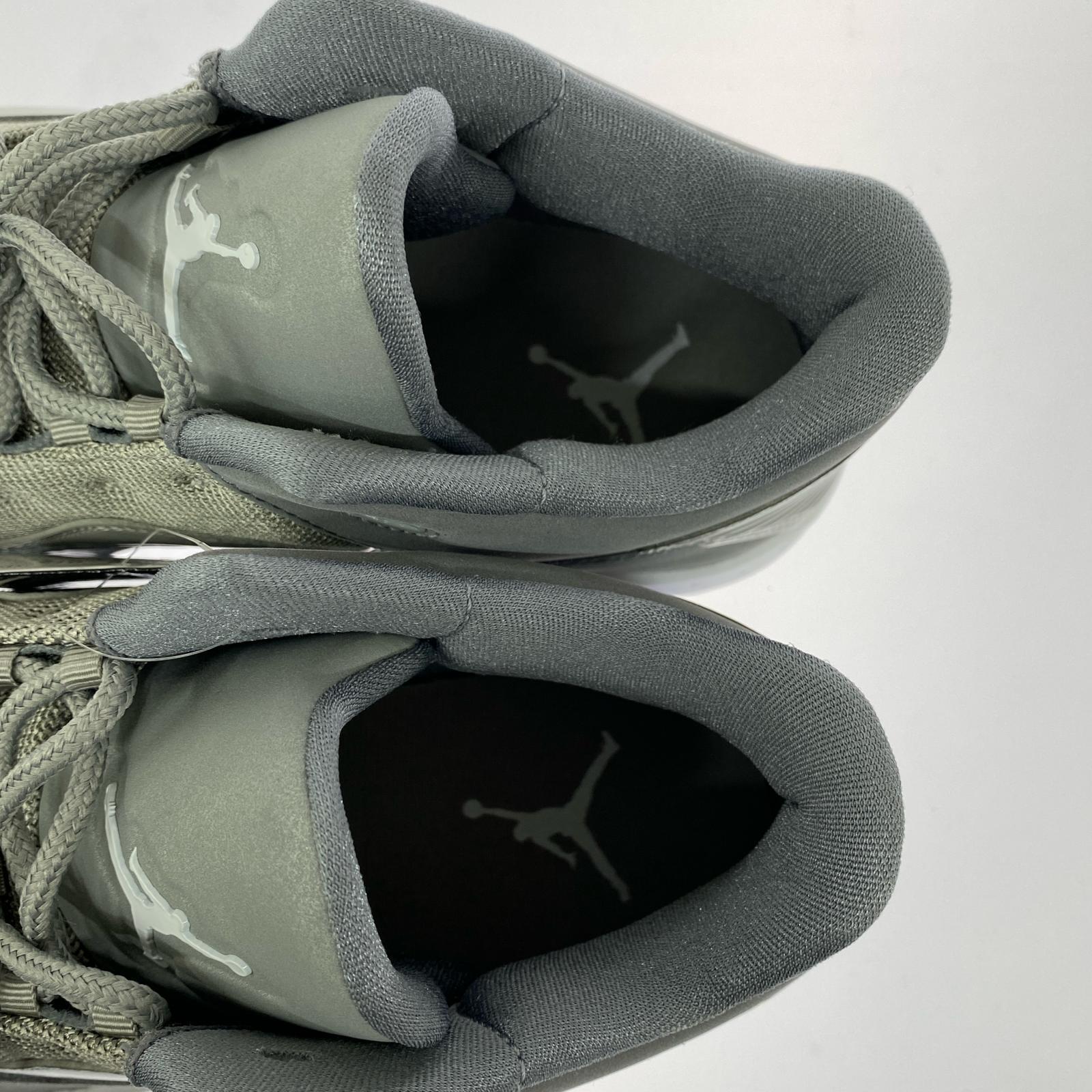 スニーカー NIKE JORDAN MAX AURA2 (28) 28cm (US10 UK9 1/2 EU46) グレー