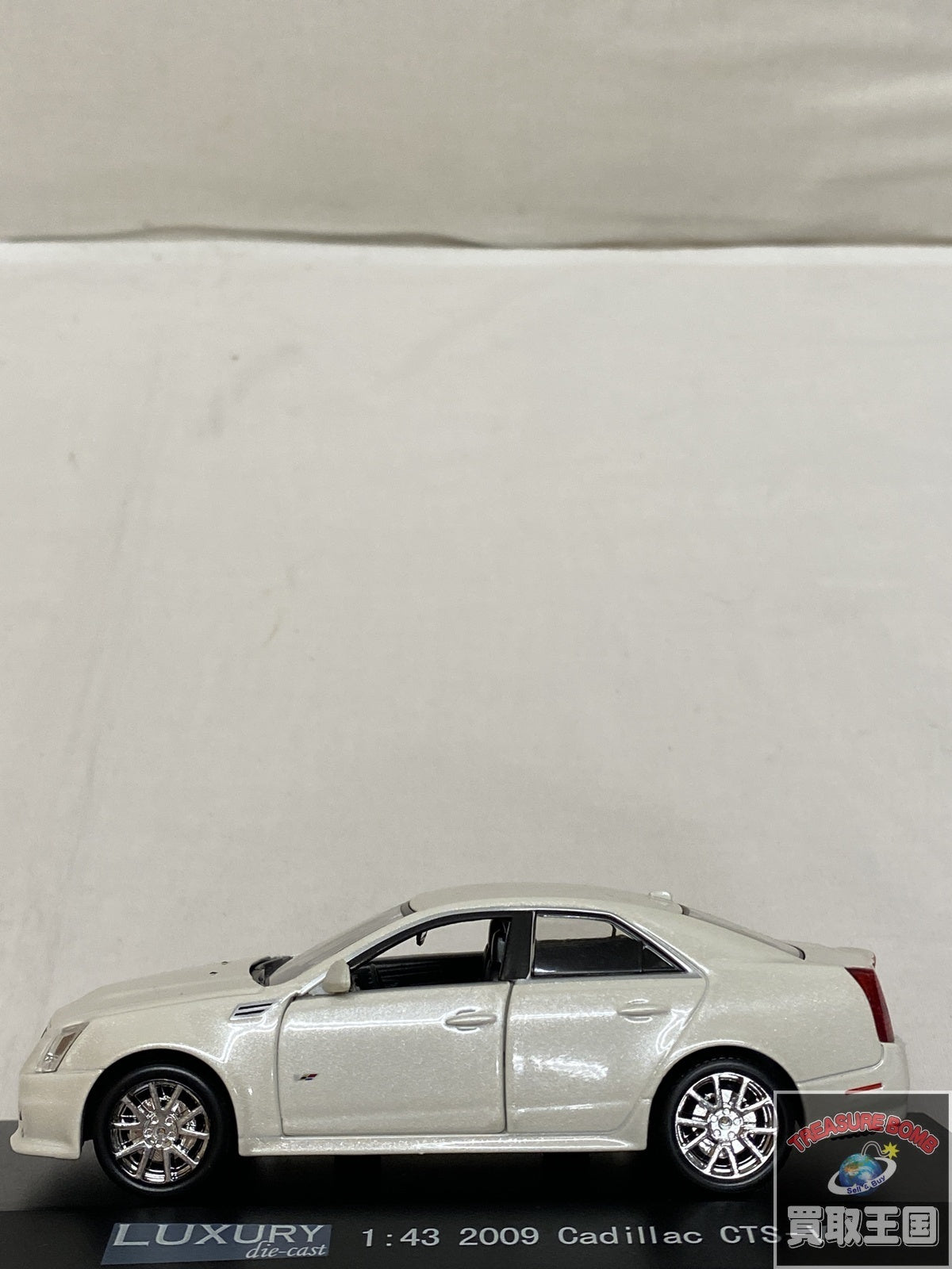 LUXURY 1:43 2009 Cadillac CTS-V スケールカー
