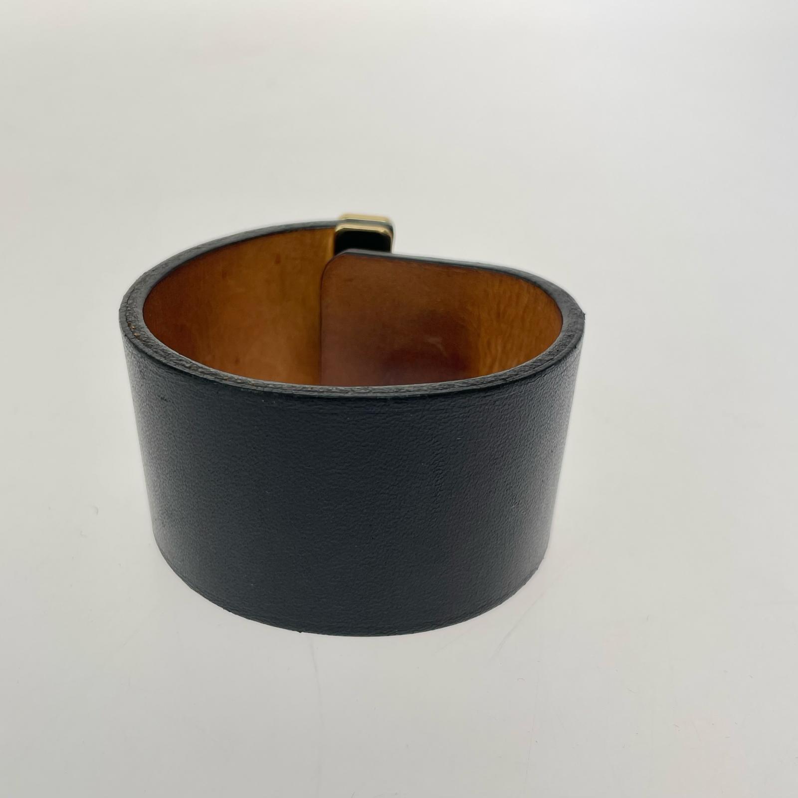 ブレスレット レザーベルトバングル 黒 ブラック