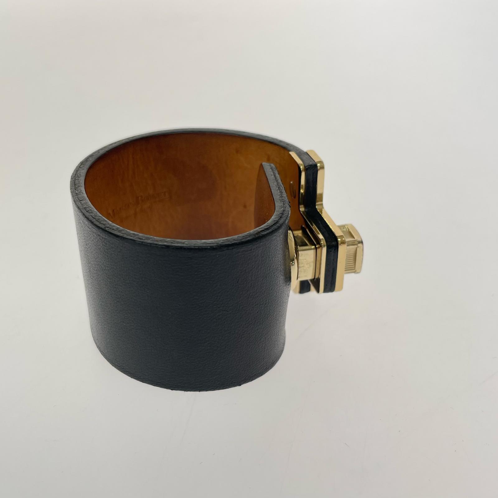 ブレスレット レザーベルトバングル 黒 ブラック