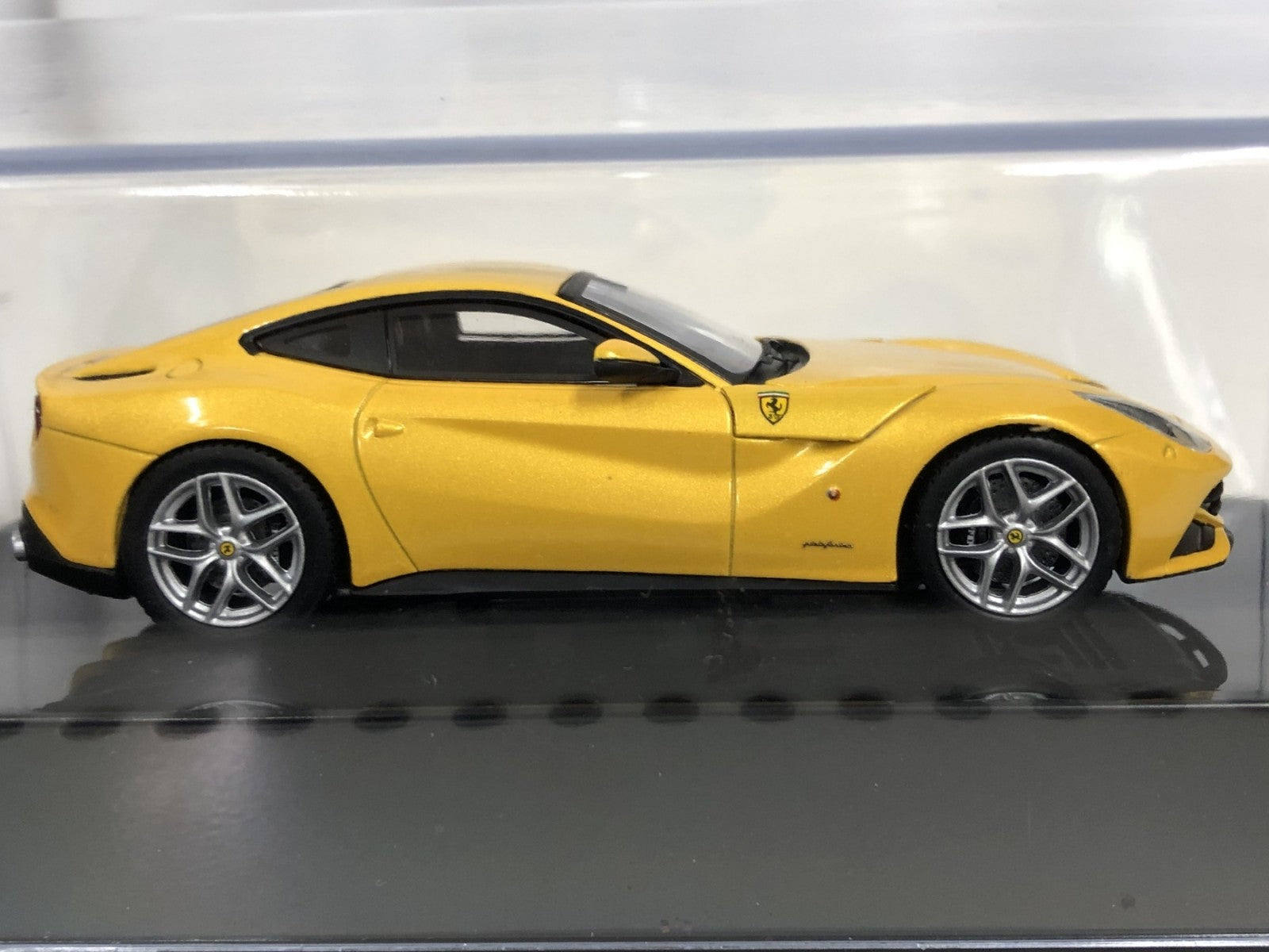 ホットウィール F12 ベルリネッタ スケールカー