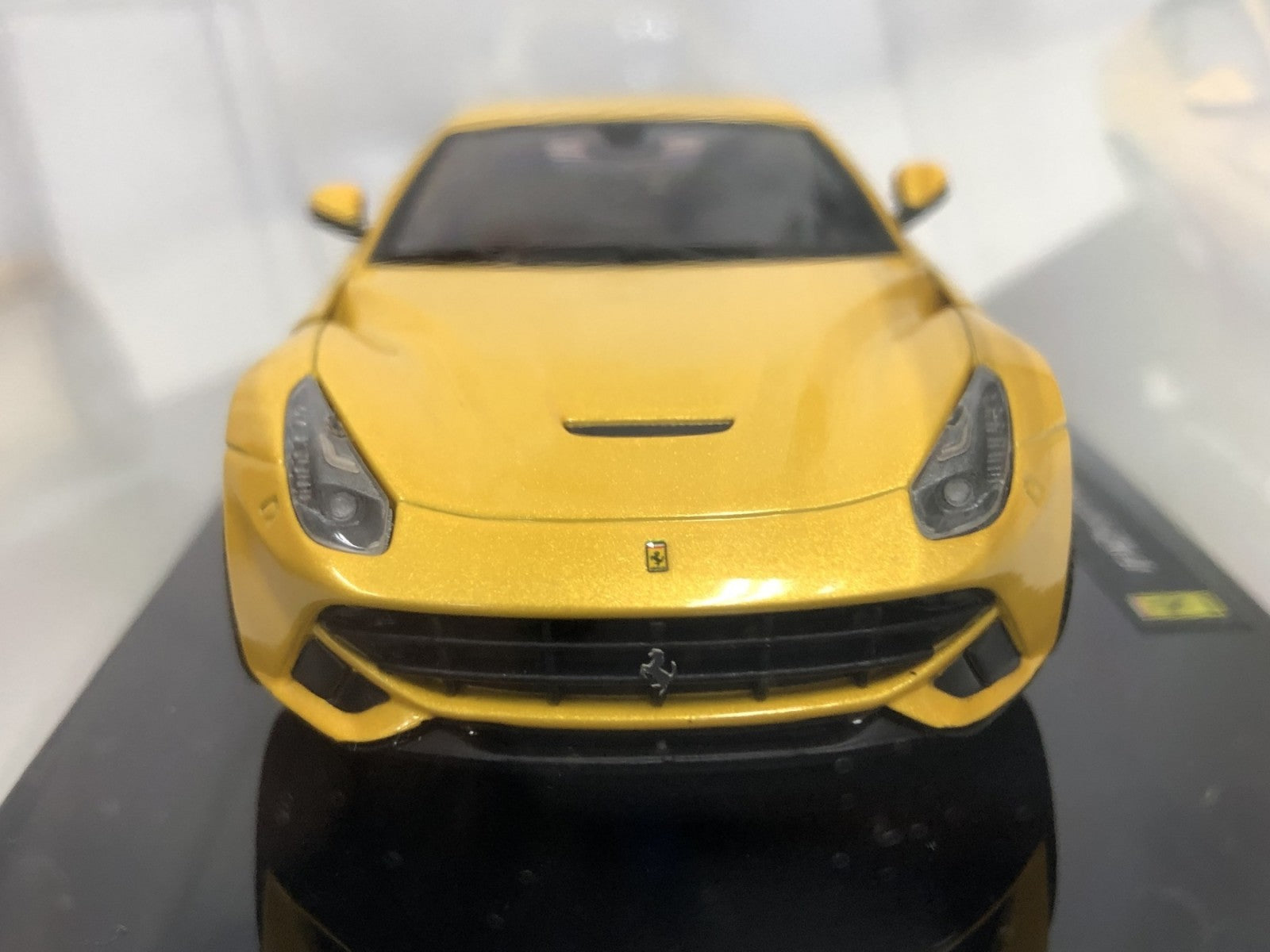 ホットウィール F12 ベルリネッタ スケールカー
