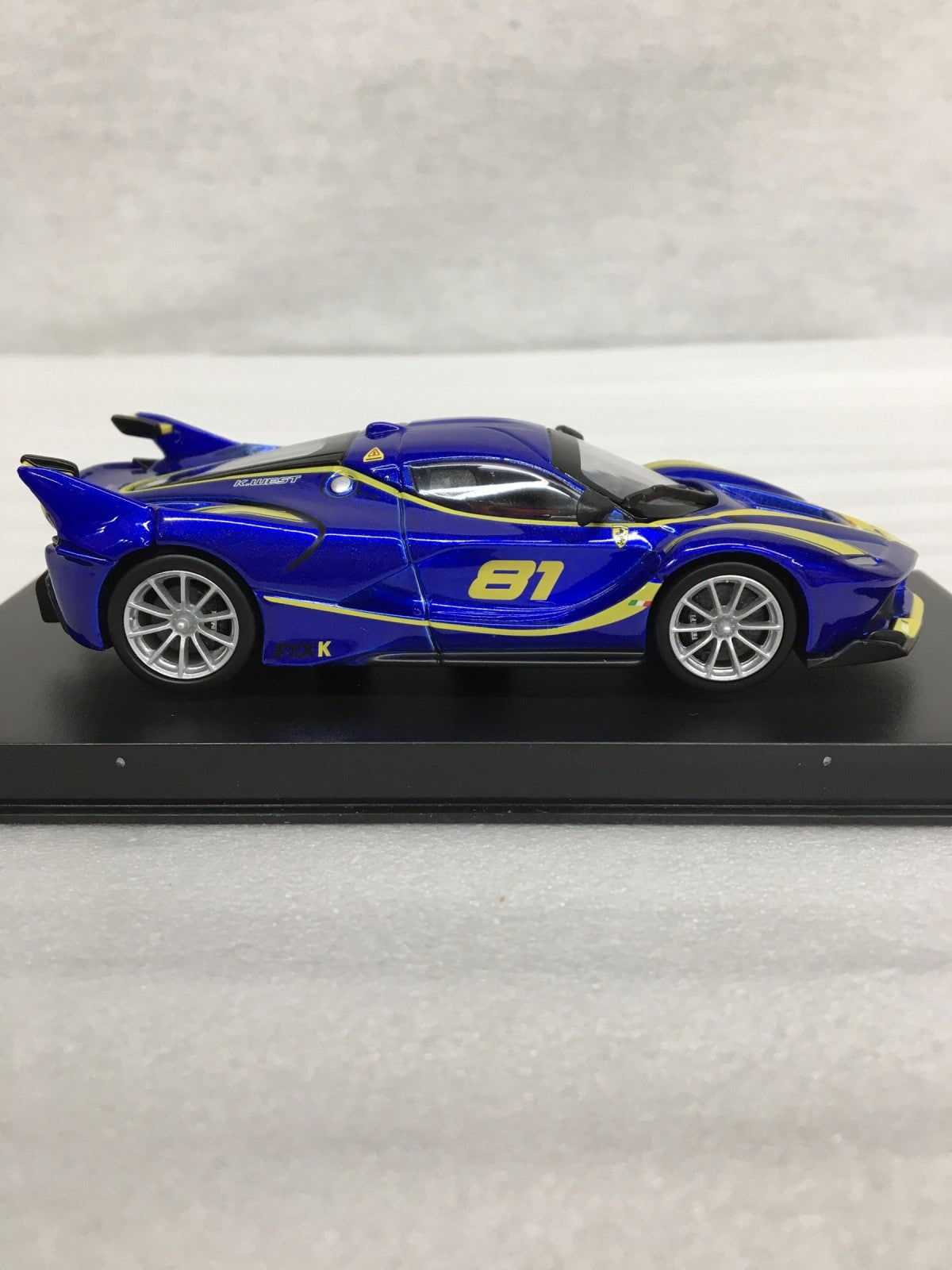 トミカプレゼンツ ブラーゴ FXX K スケールカー