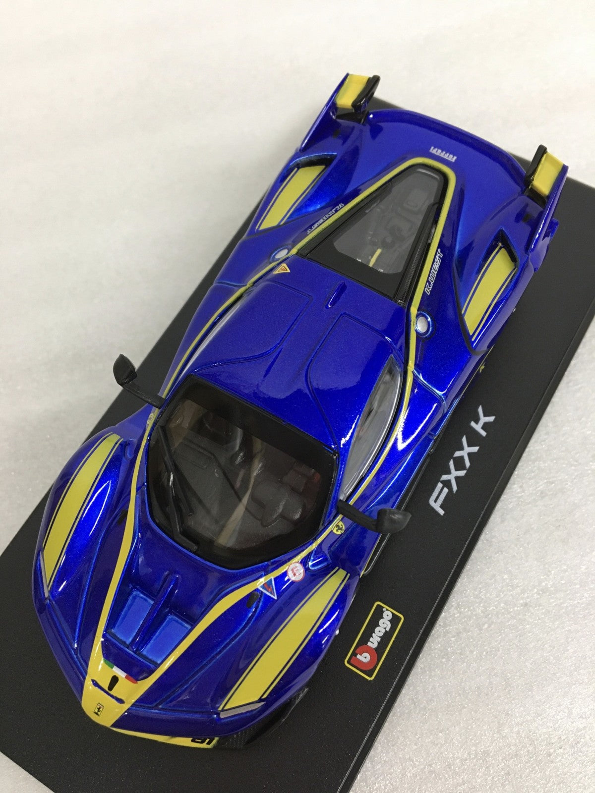 トミカプレゼンツ ブラーゴ FXX K スケールカー