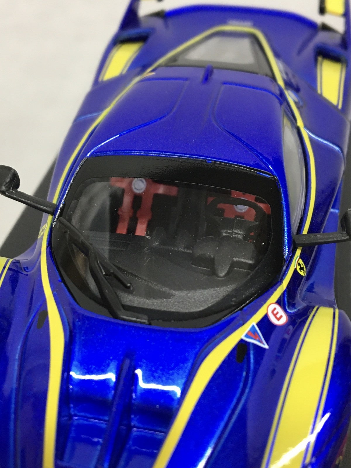 トミカプレゼンツ ブラーゴ FXX K スケールカー