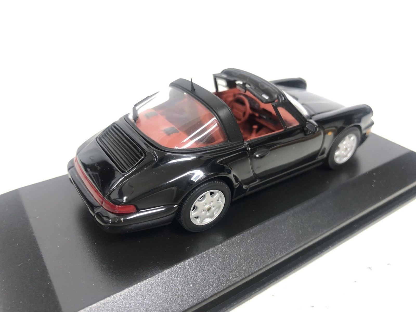 1/43 MINI CHAMPS Porsche 911 Targa 1990 スケールカー