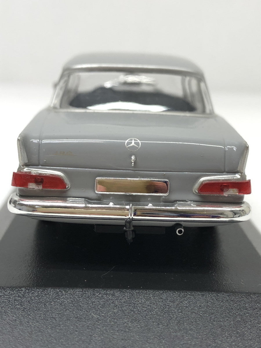 MINICHAMPS Mercedes Benz 190 スケールカー