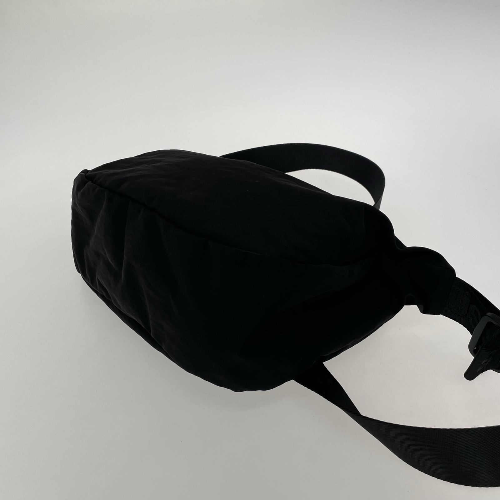 ショルダーバッグ International Crescent Bag 黒 ブラック