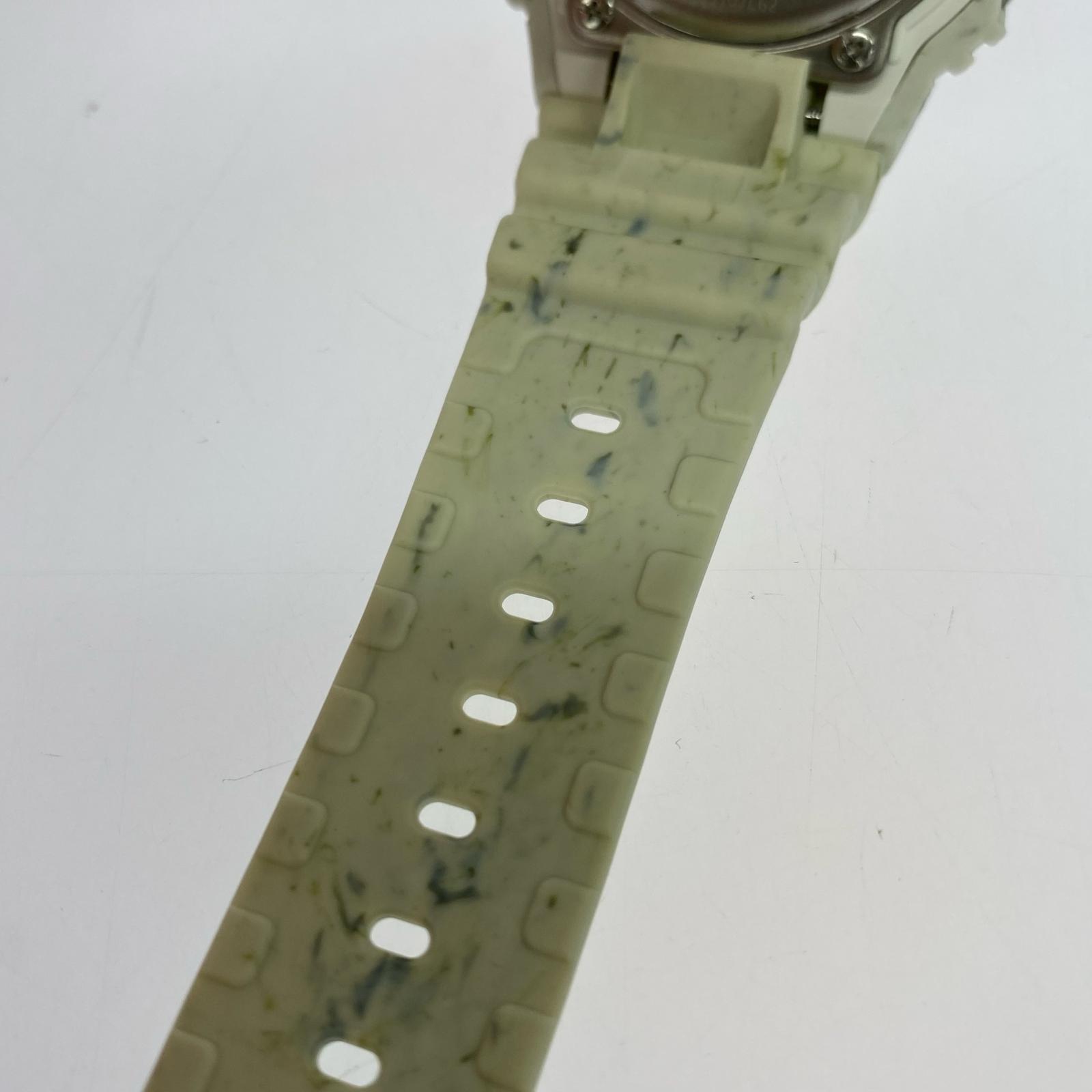 腕時計 g-5600bg グレー