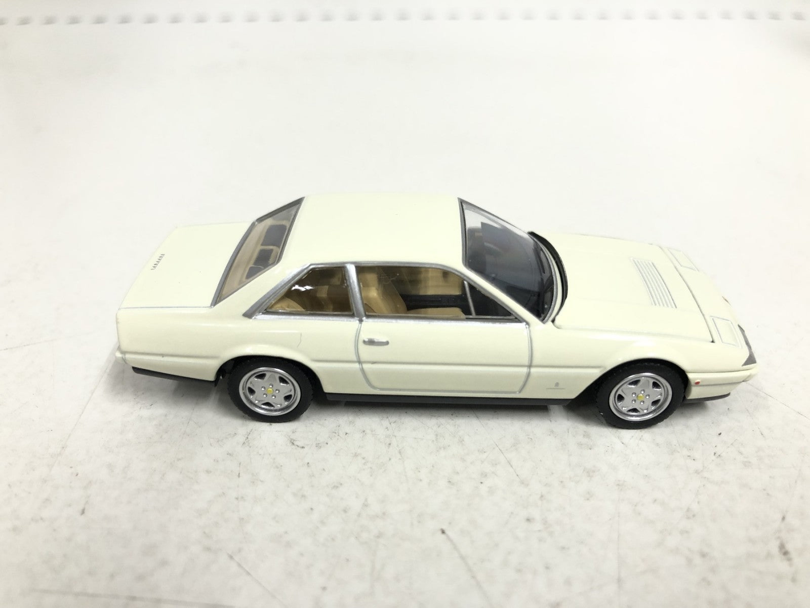 トミカリミテッドヴィンテージNEO 1/64 LV-N フェラーリ 412 トミカ