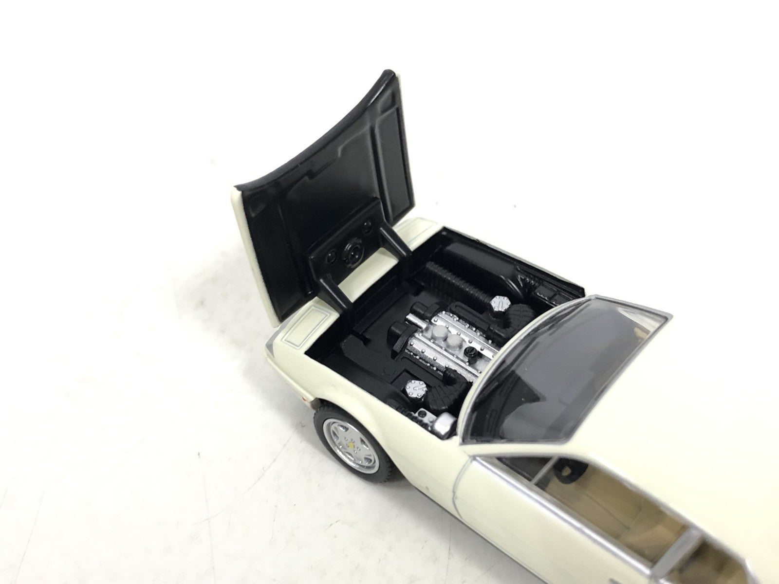 トミカリミテッドヴィンテージNEO 1/64 LV-N フェラーリ 412 トミカ