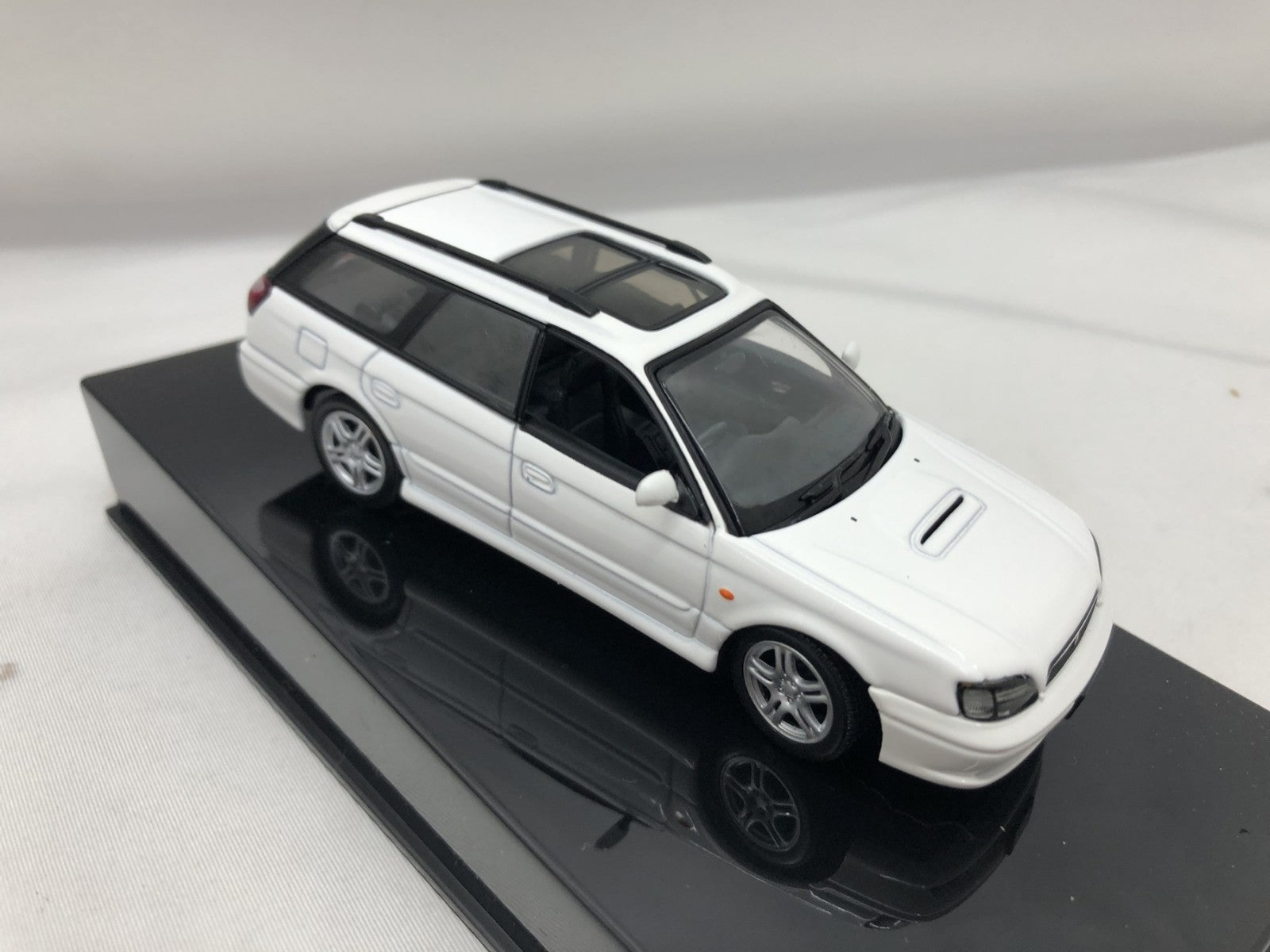 AUTO art 1/43 スバルレガシー GTB '99 スケールカー