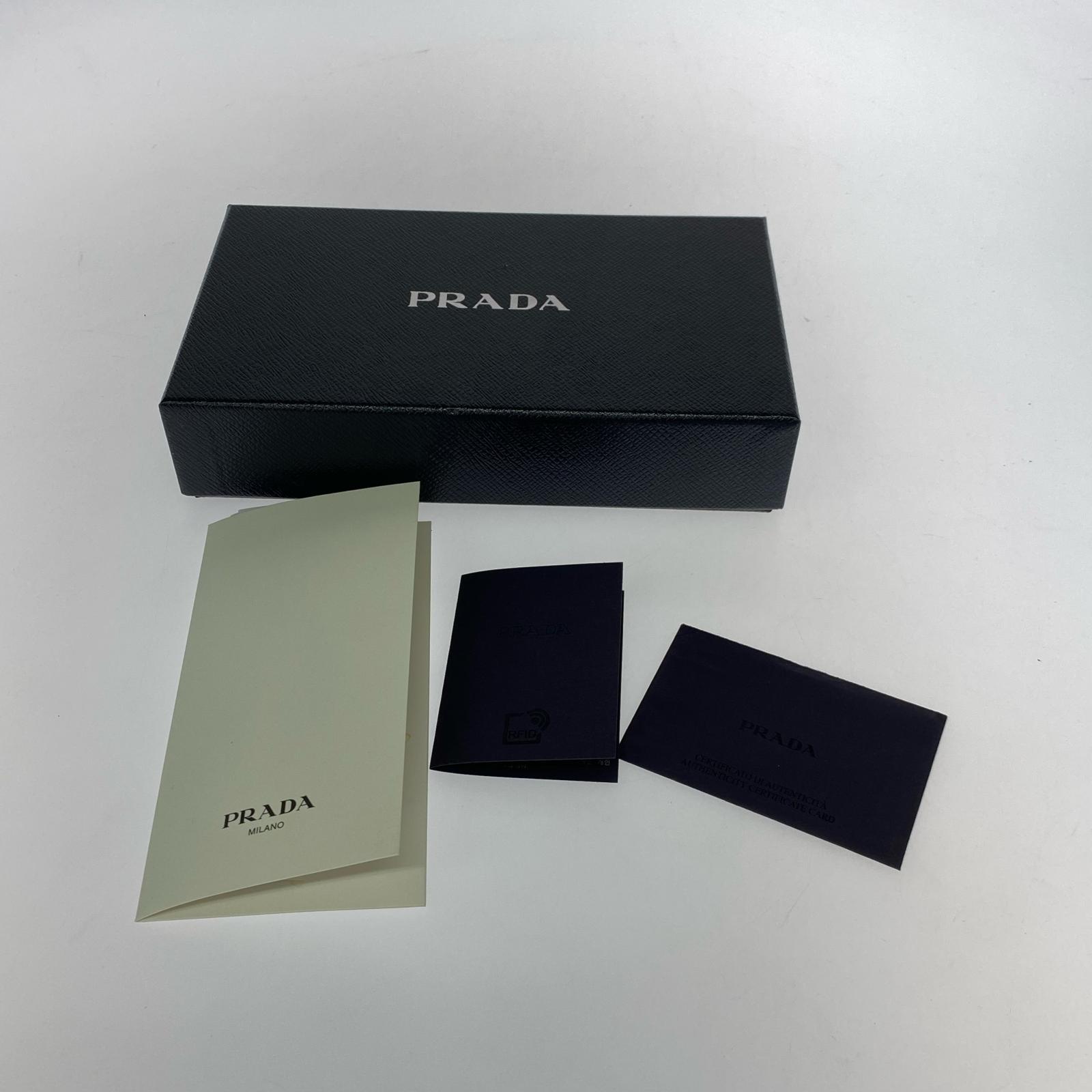 PRADA エンベロープ ロングウォレット