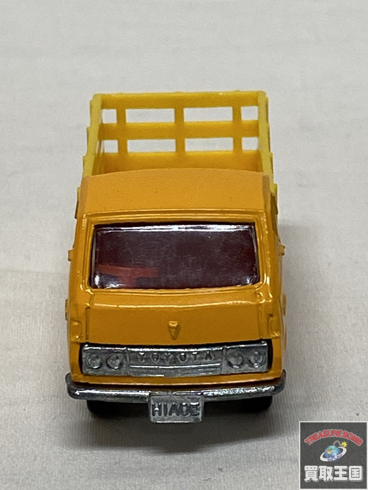 黒箱 トヨタ ハイエース 牧場トラック トミカ