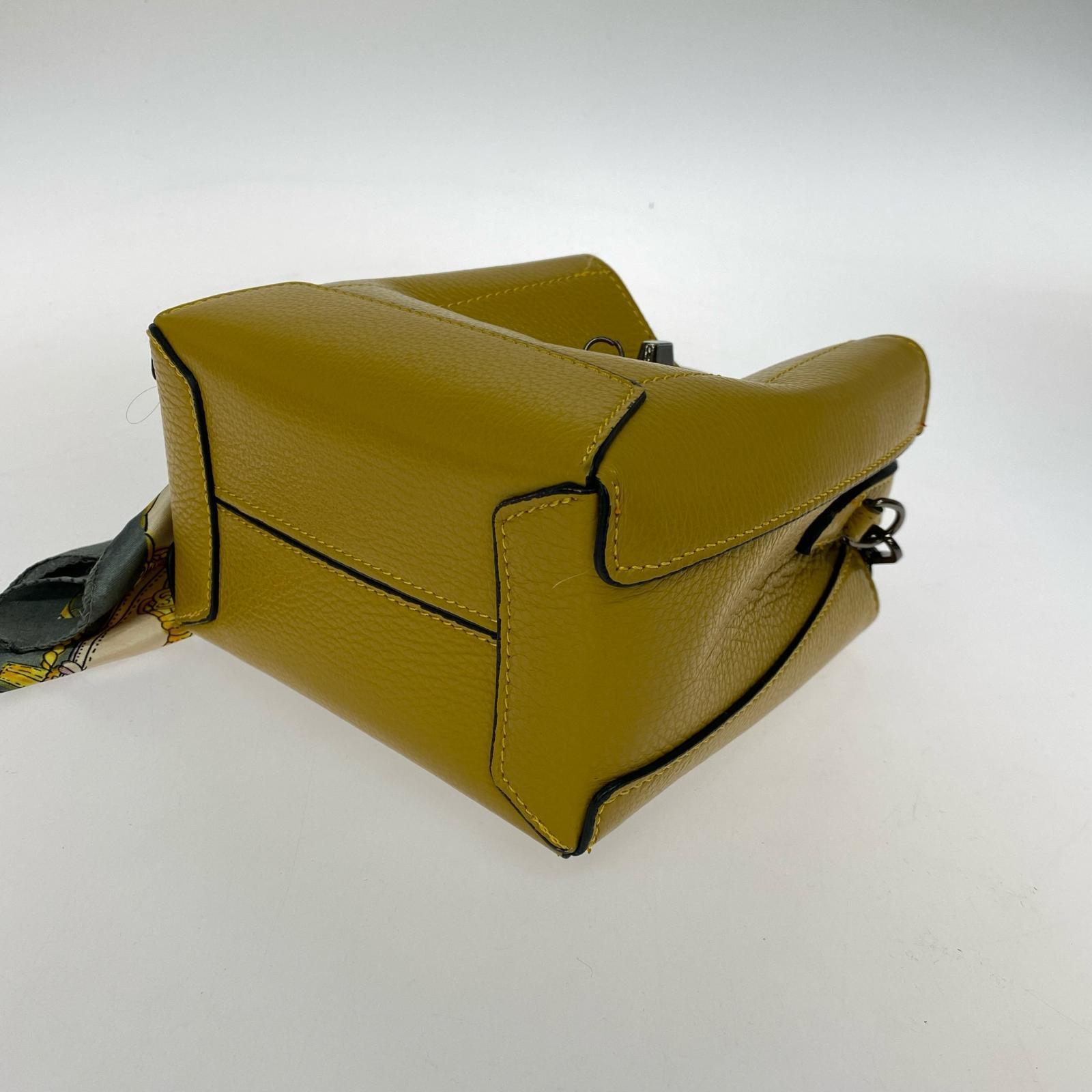 ショルダーバッグ vera pelle ショルダーバッグ イエロー