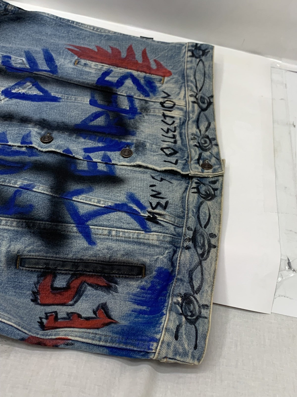 GRAPHIC DENIM JACKET