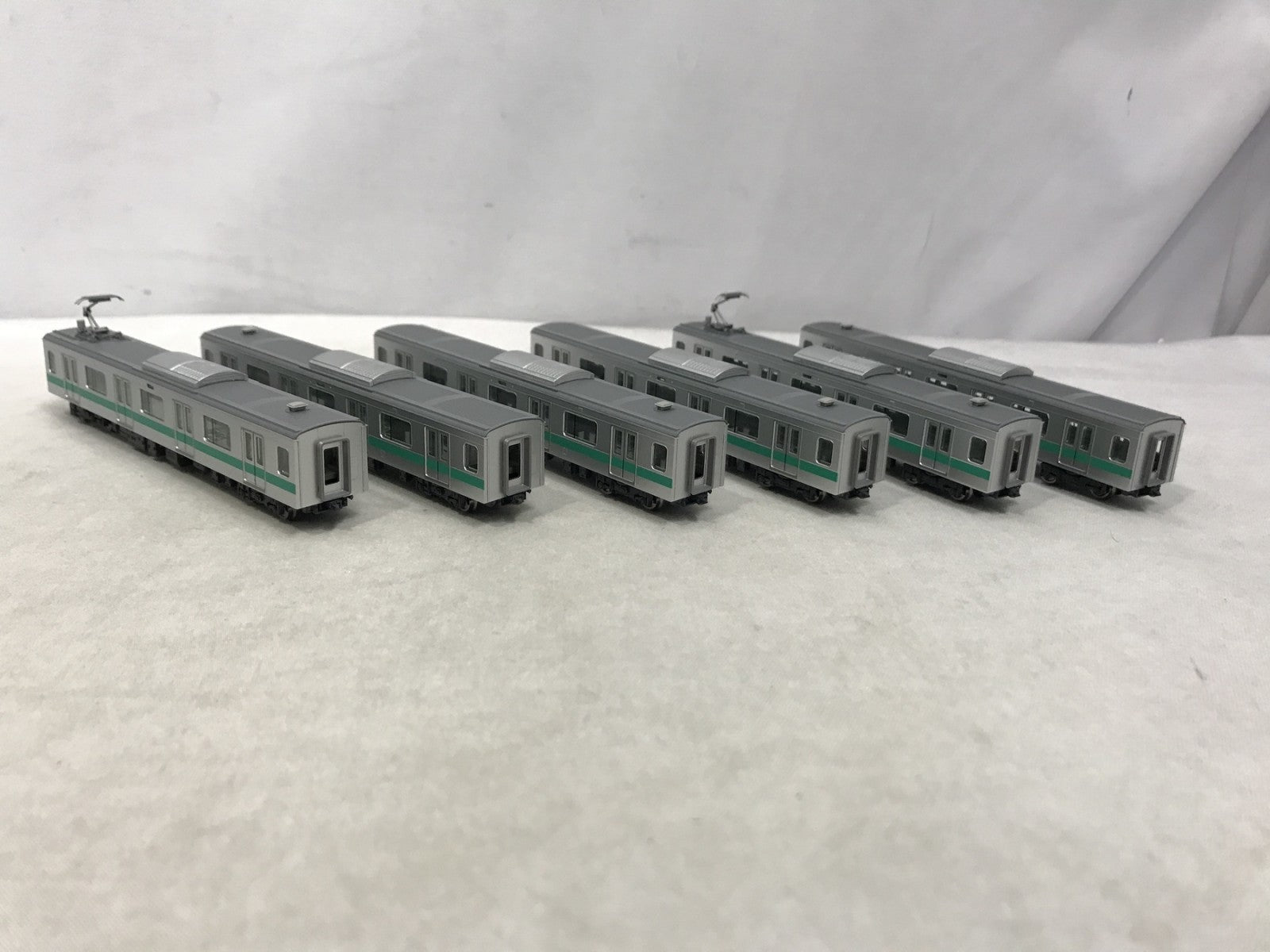 TOMIX JR E233 2000系 通勤電車 基本・増結セット 鉄道模型車両