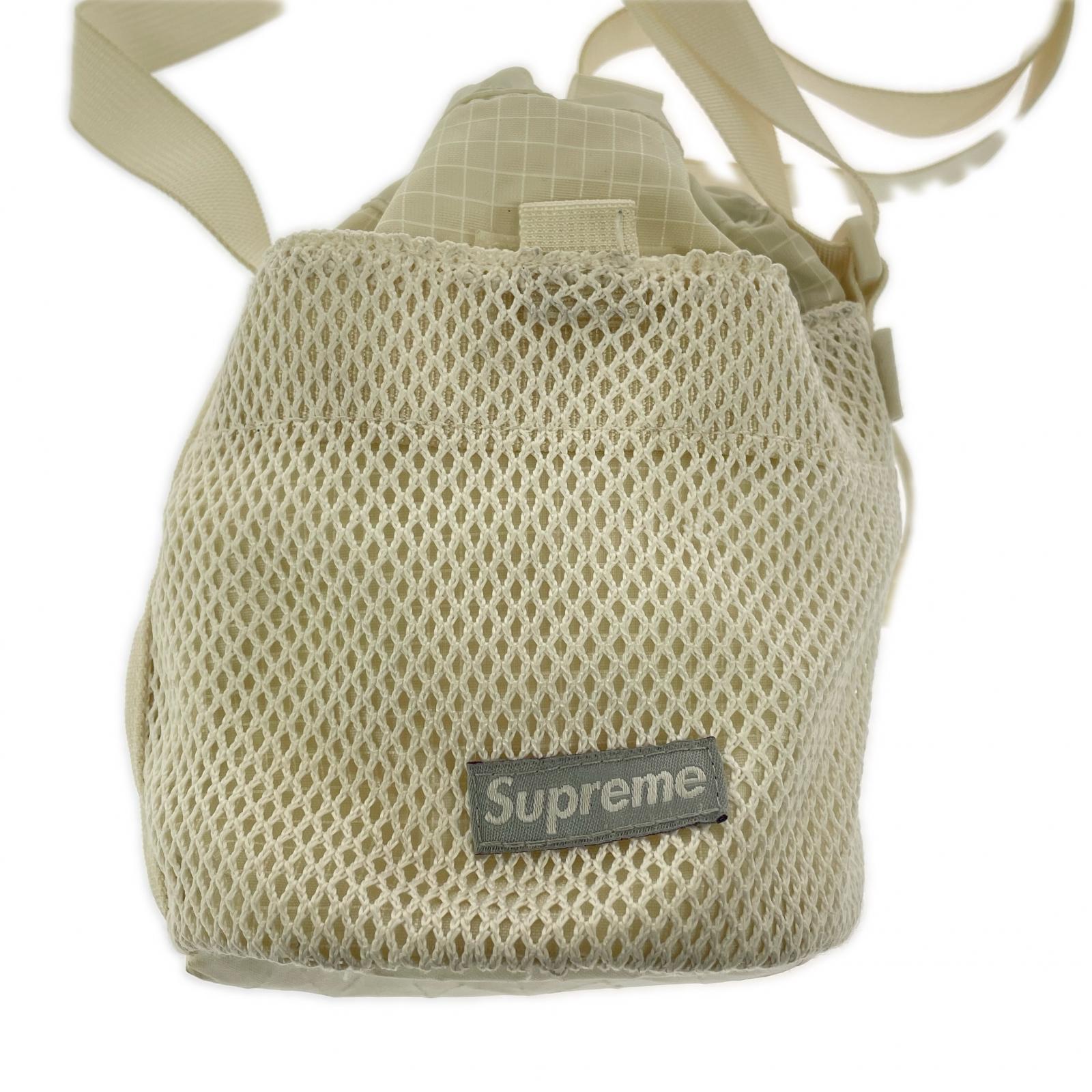 ショルダーバッグ small cinch pouch 白 ホワイト