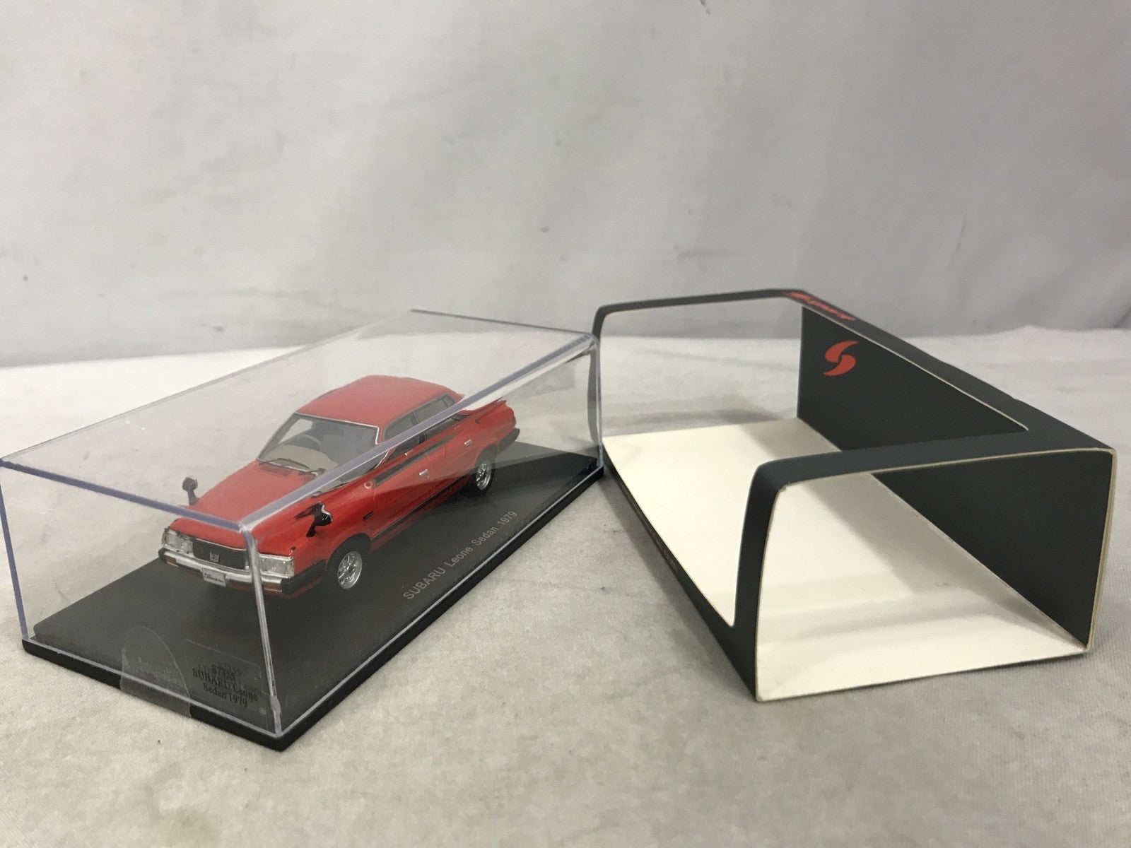 spark スバル レオーネ Swing Back 1979 スケールカー