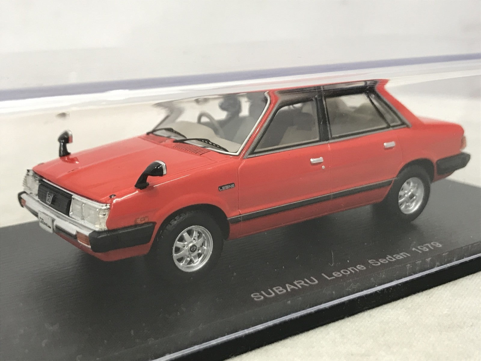 spark スバル レオーネ Swing Back 1979 スケールカー