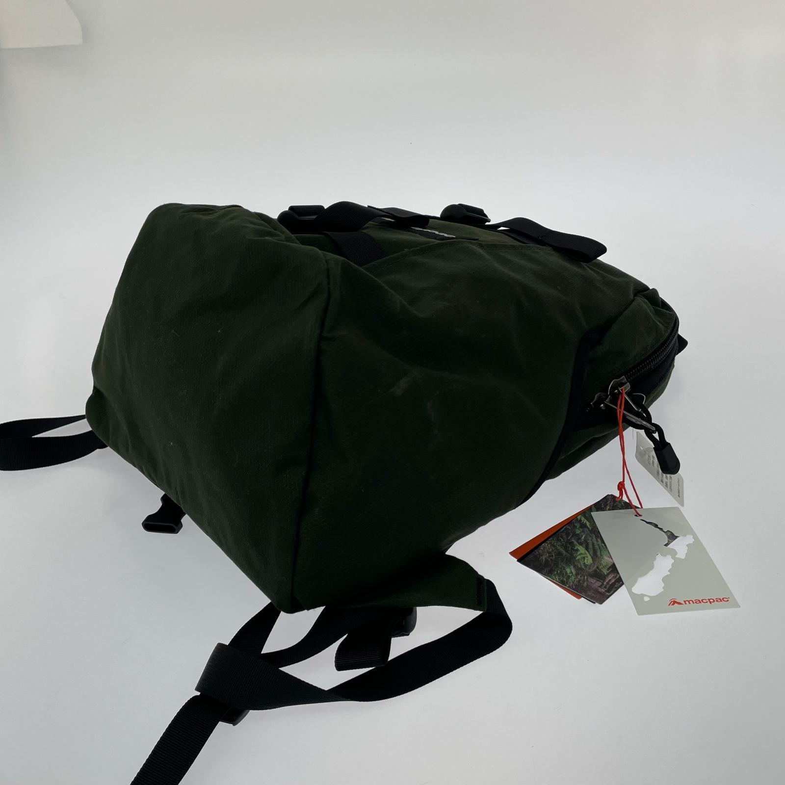 リュック・デイパック macpac カーキ 20.5L カーキ