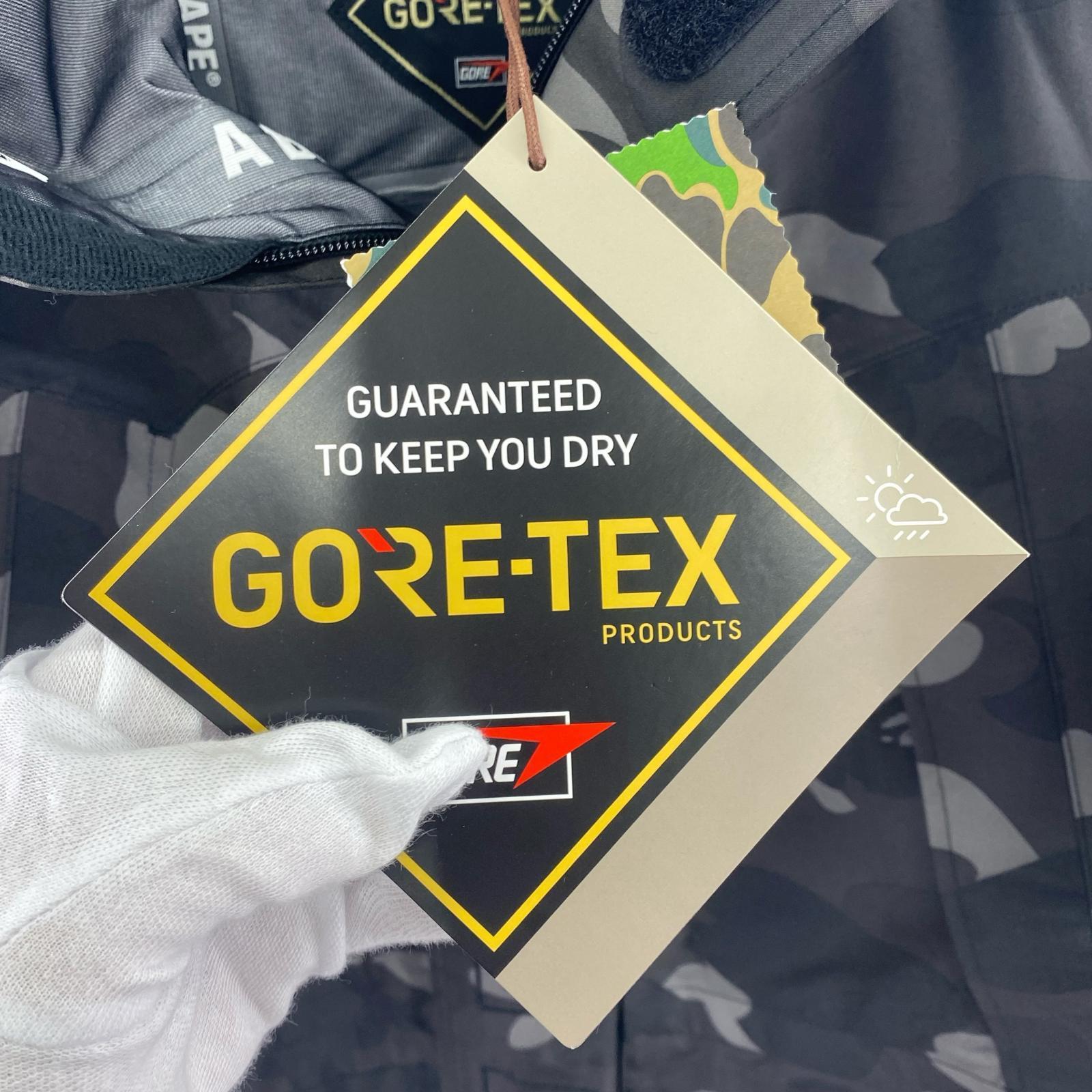 マウンテンパーカー GORE-TEX COLOR CAMO SNOWBOARD JACKET S 黒 S ブラック
