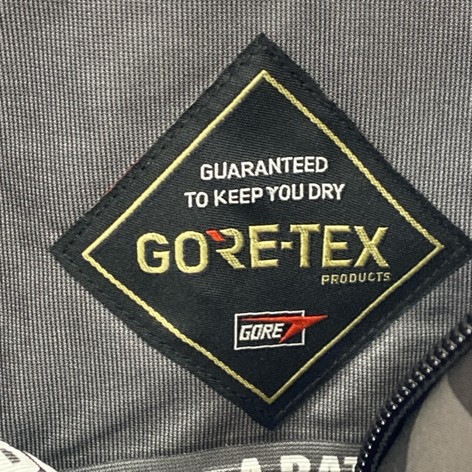 マウンテンパーカー GORE-TEX COLOR CAMO SNOWBOARD JACKET S 黒 S ブラック