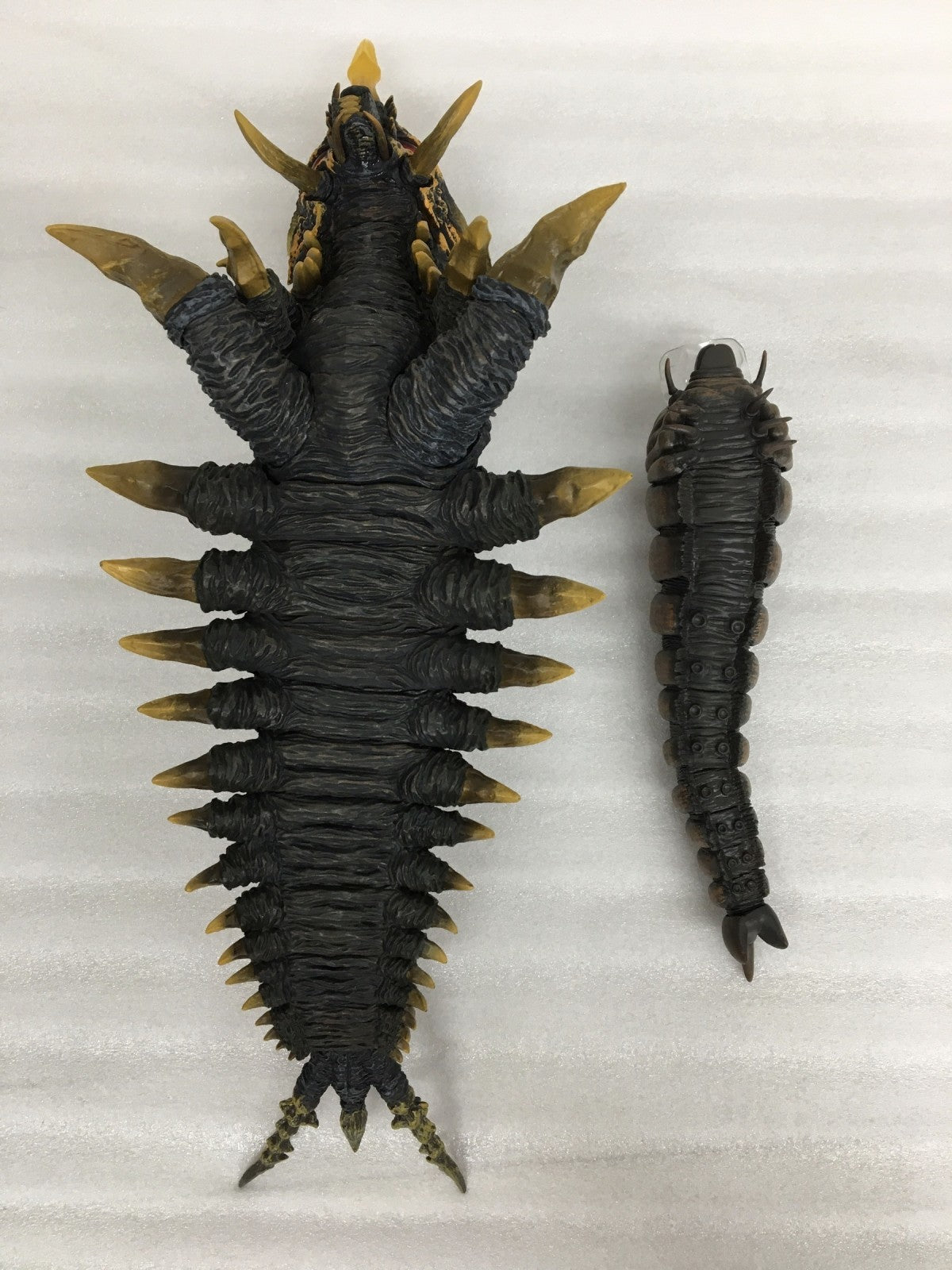 S.H.モンスターアーツ モスラ(幼虫)&バトラ(幼虫)セット 魂ウェブ商店 フィギュア/グッズ