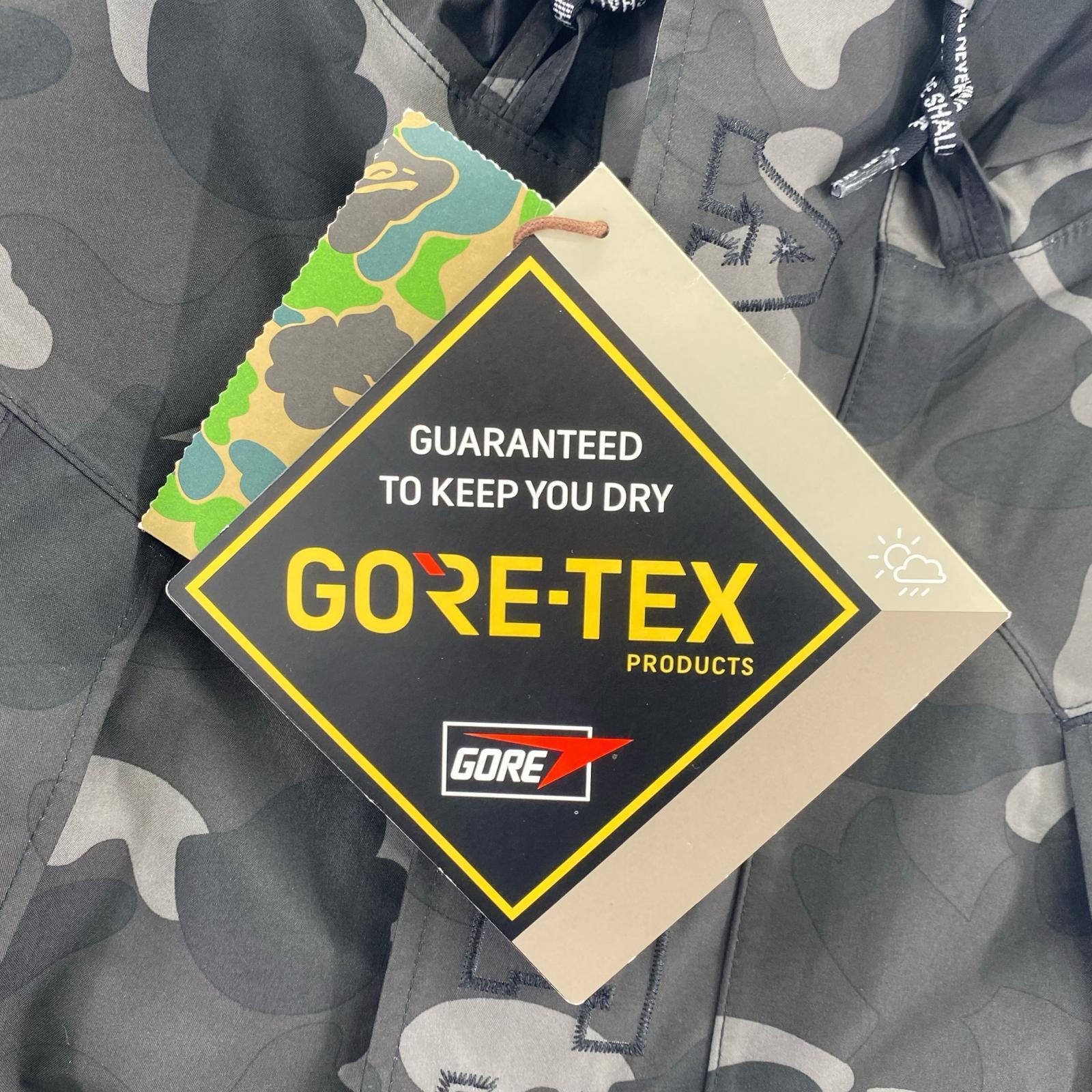 マウンテンパーカー GORE-TEX COLOR CAMO SNOWBOARD JACKET M 黒 M ブラック