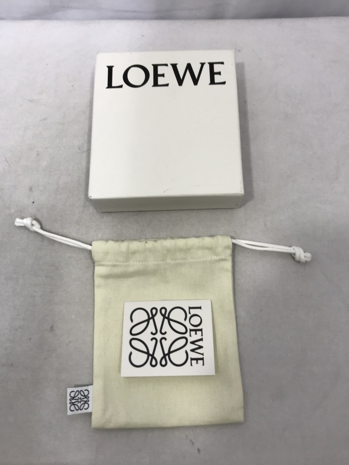 LOEWE アナグラム スクエア カードホルダー