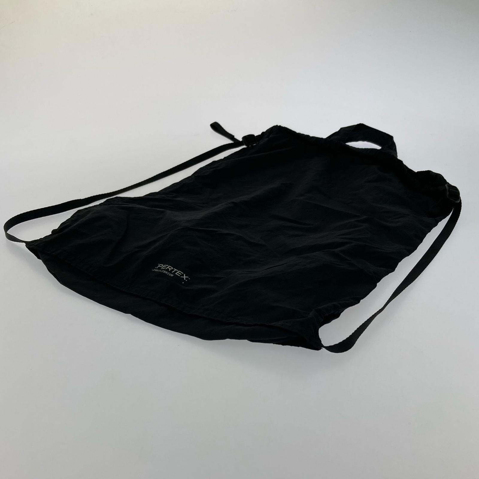 その他バッグ TECH TRAVEL KNAPSACK ブラック