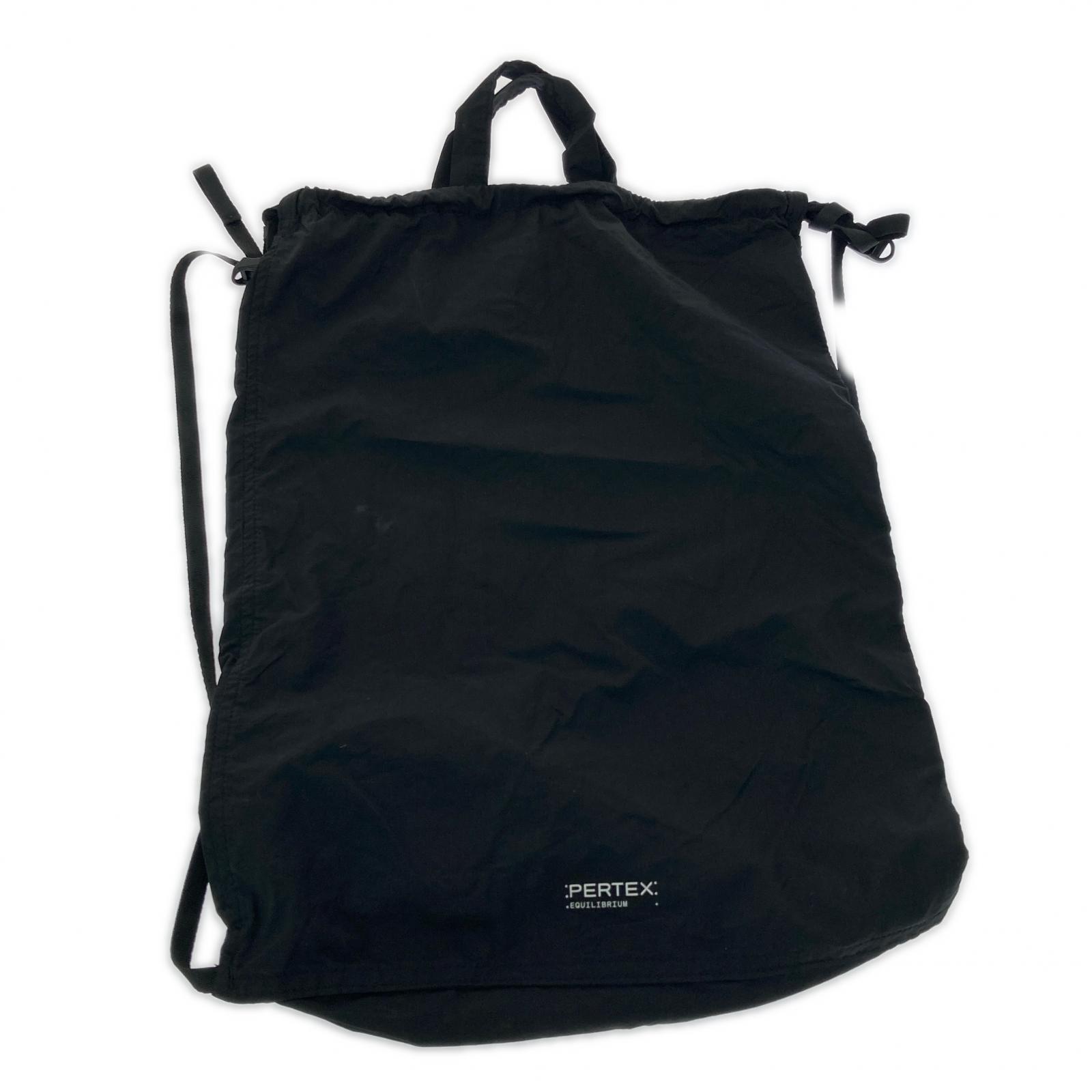その他バッグ TECH TRAVEL KNAPSACK ブラック