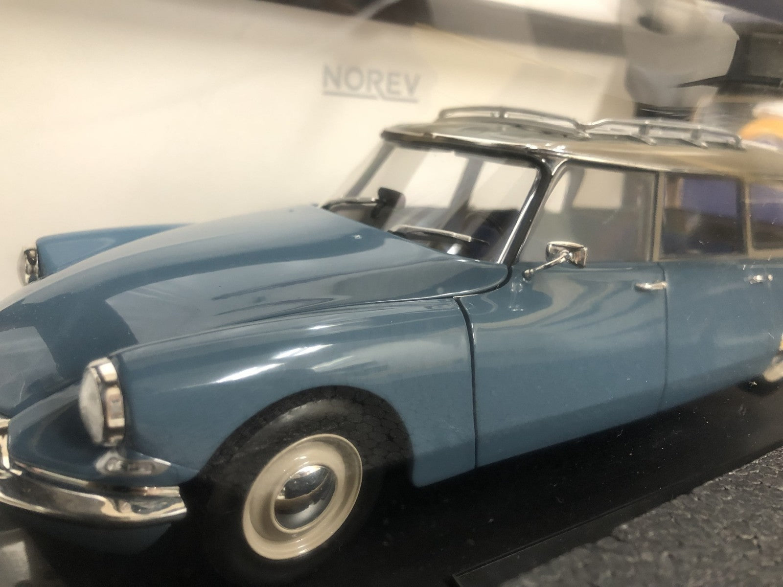 1/18 シトロエン ID 19 ブレーク 1967 スケールカー