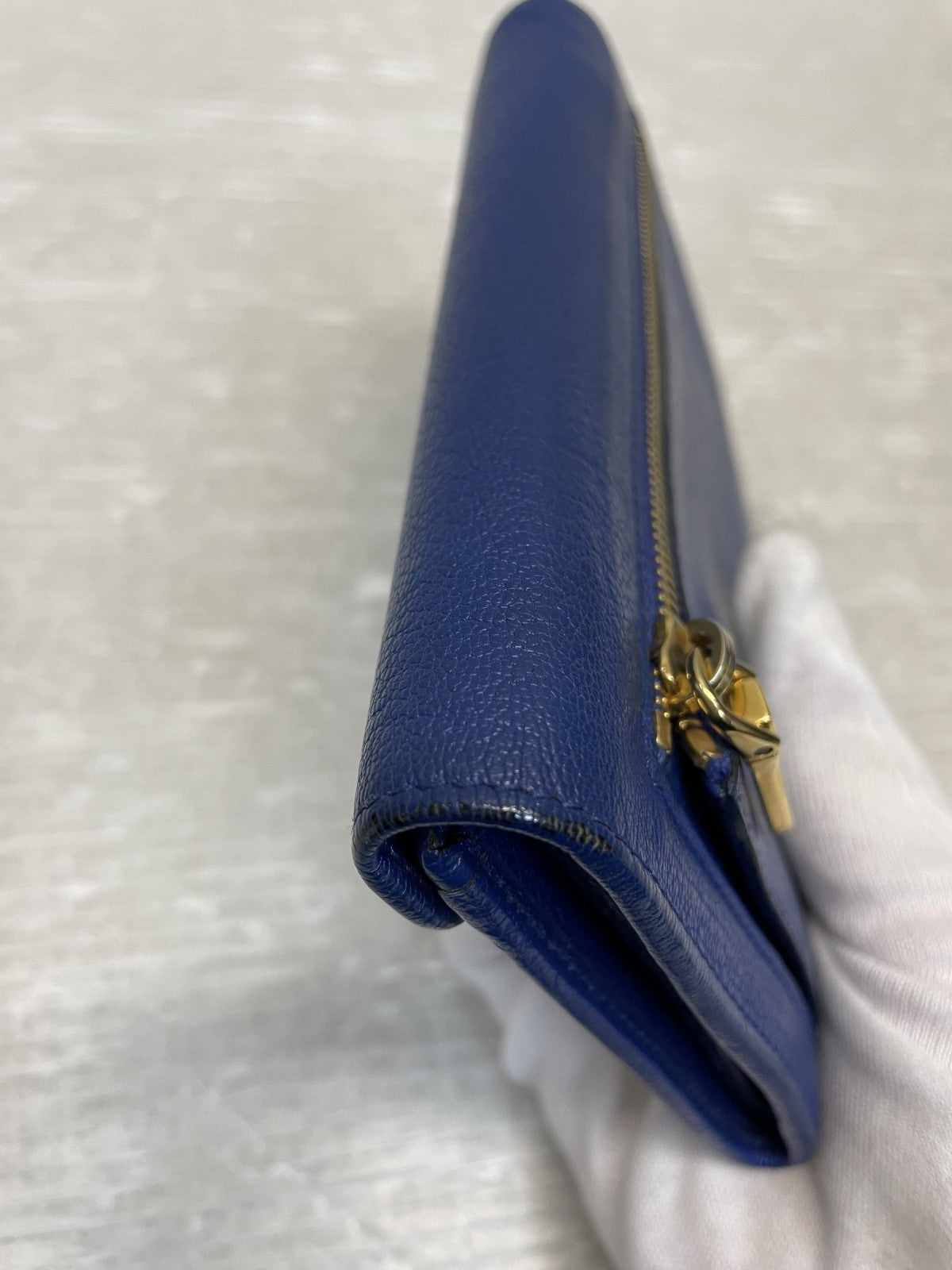 miumiu MADRAS ゴートスキン 封筒型 ウォレット 青