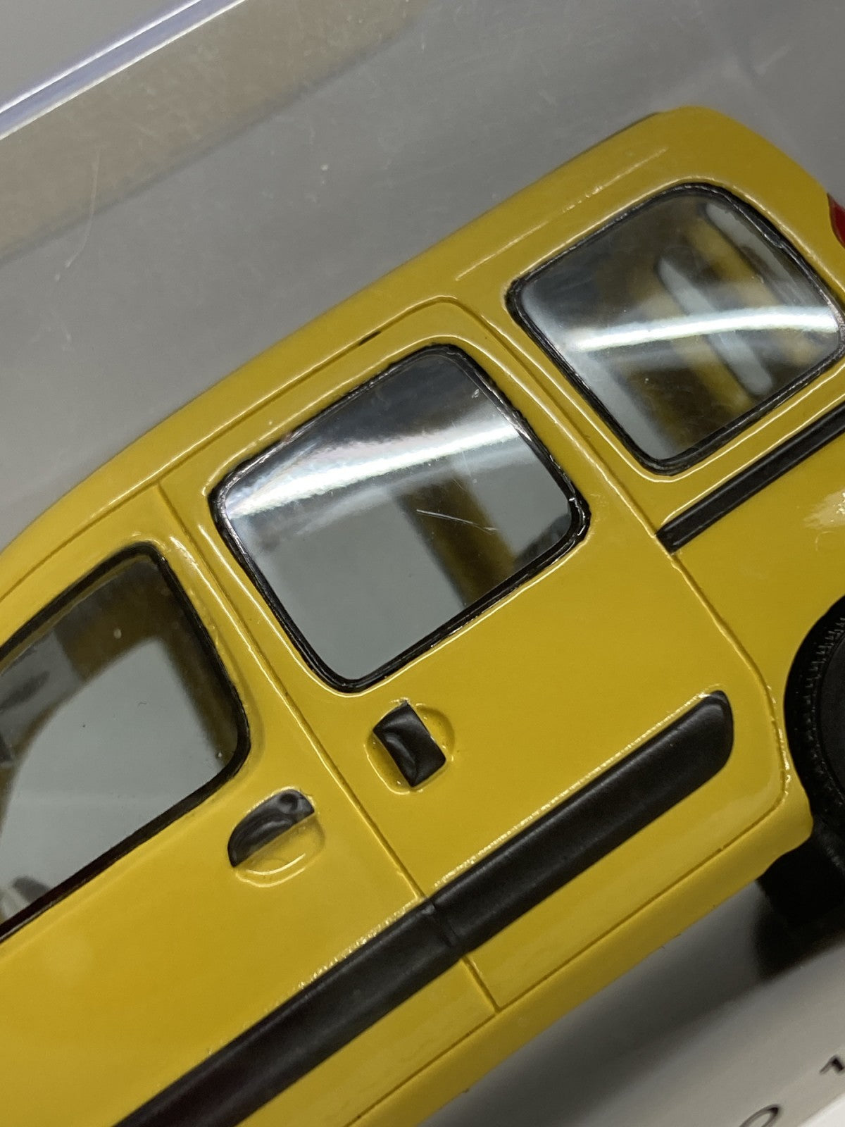 スパーク ルノー カングー イエロー スケールカー