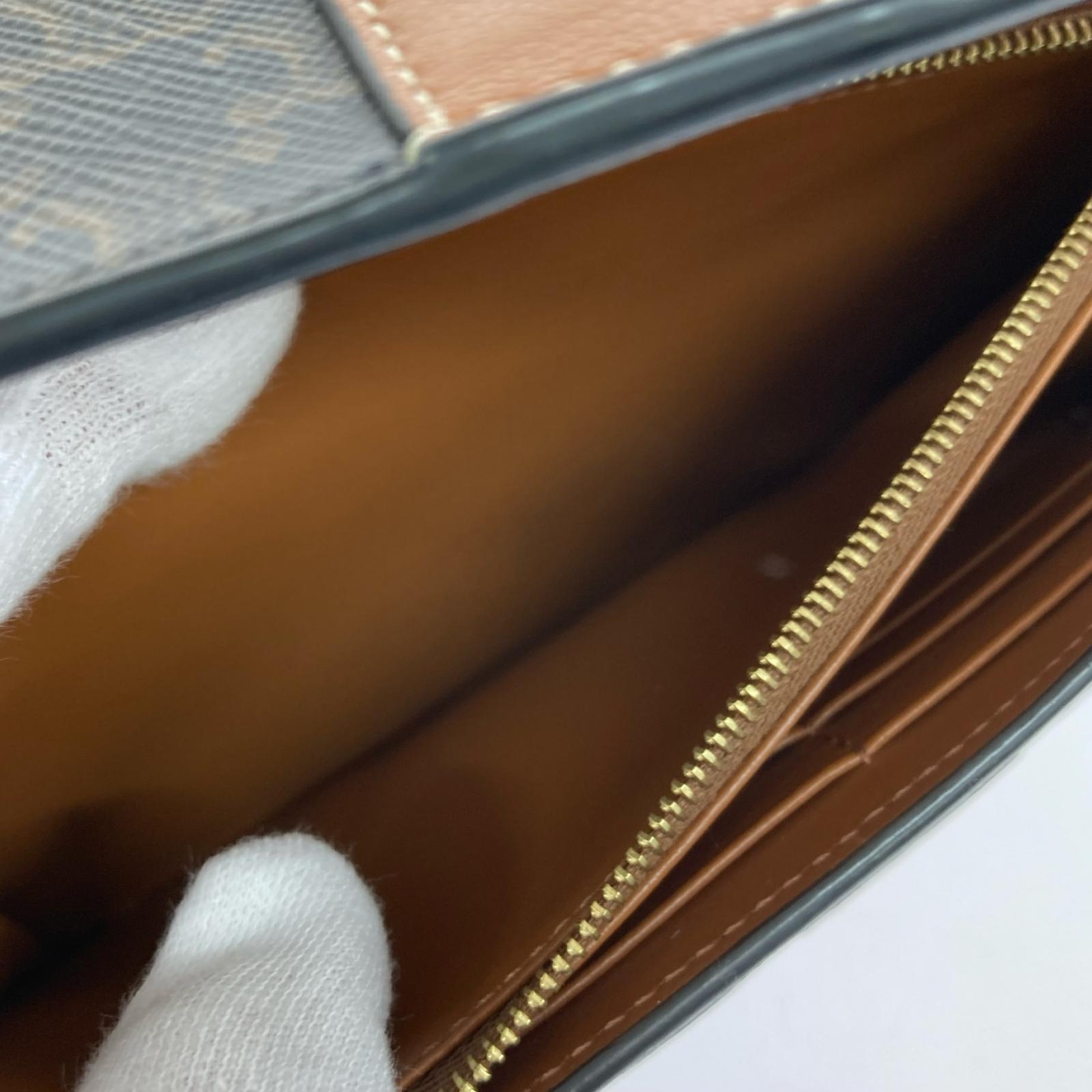 CELINE トリオンフ フラップロングウォレット