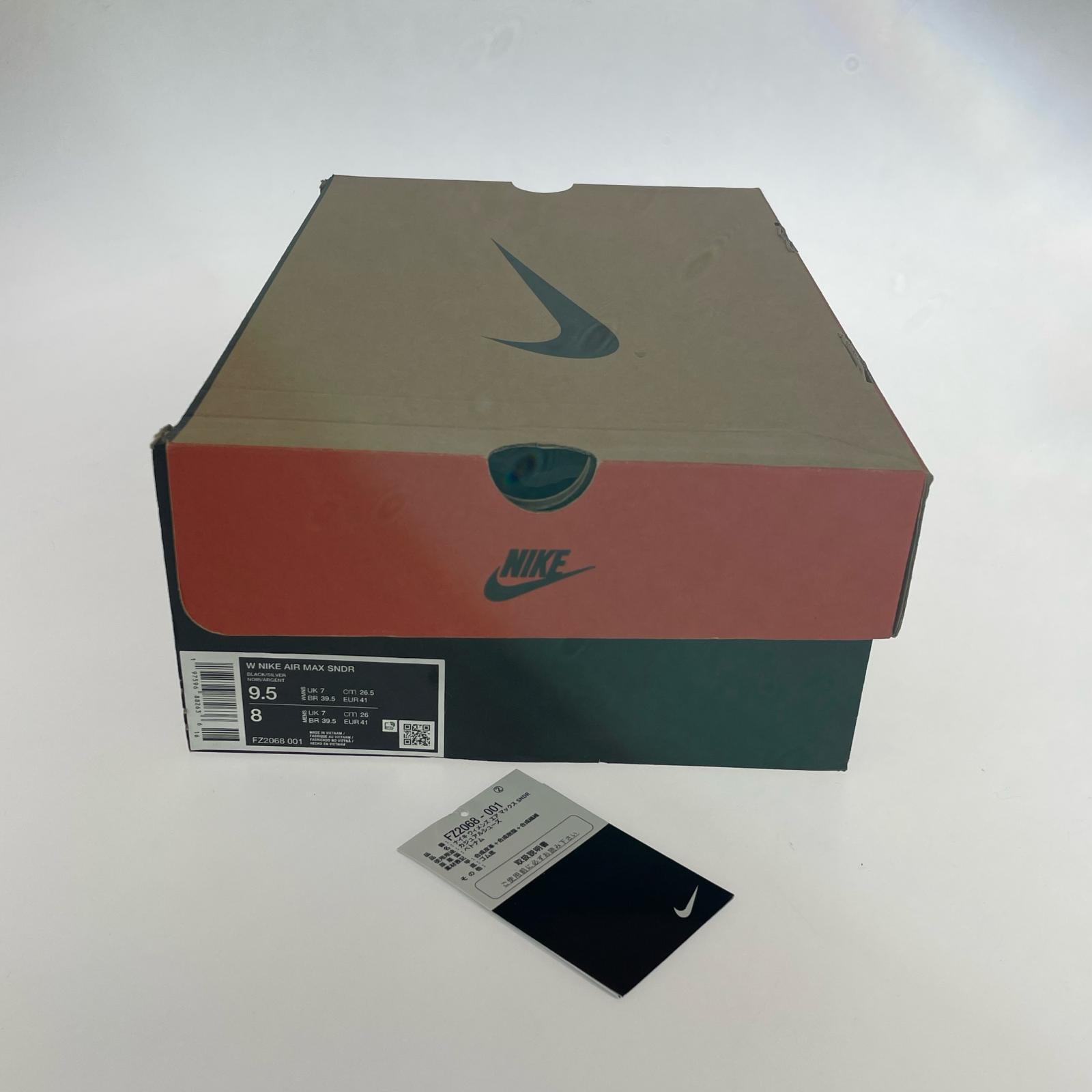 スニーカー WMNS Air Max SNDR Black and Silver 26.5cm (US8 1/2 UK8 EU43) ブラック
