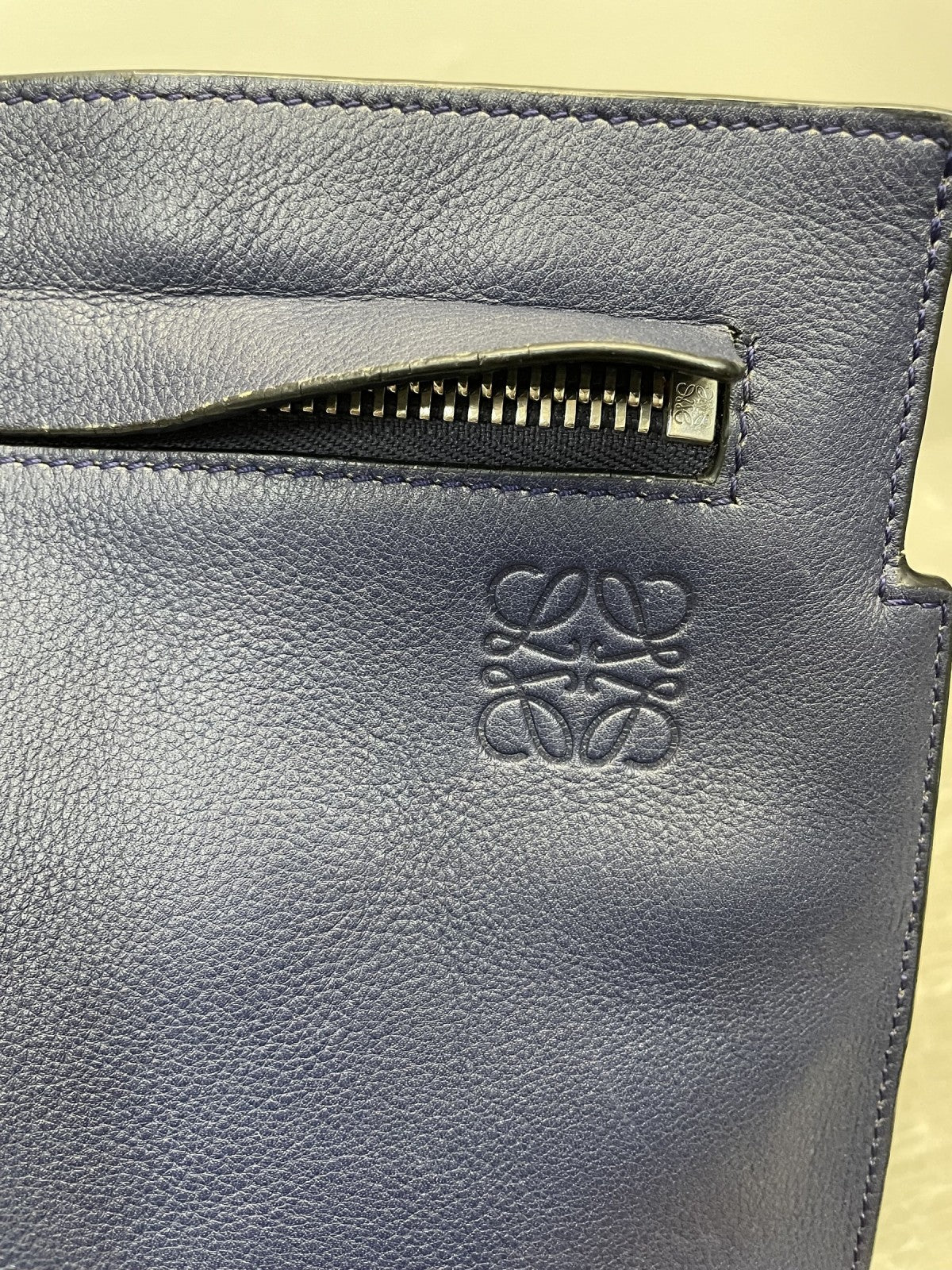 LOEWE Tメッセンジャー ショルダーバッグ ネイビー