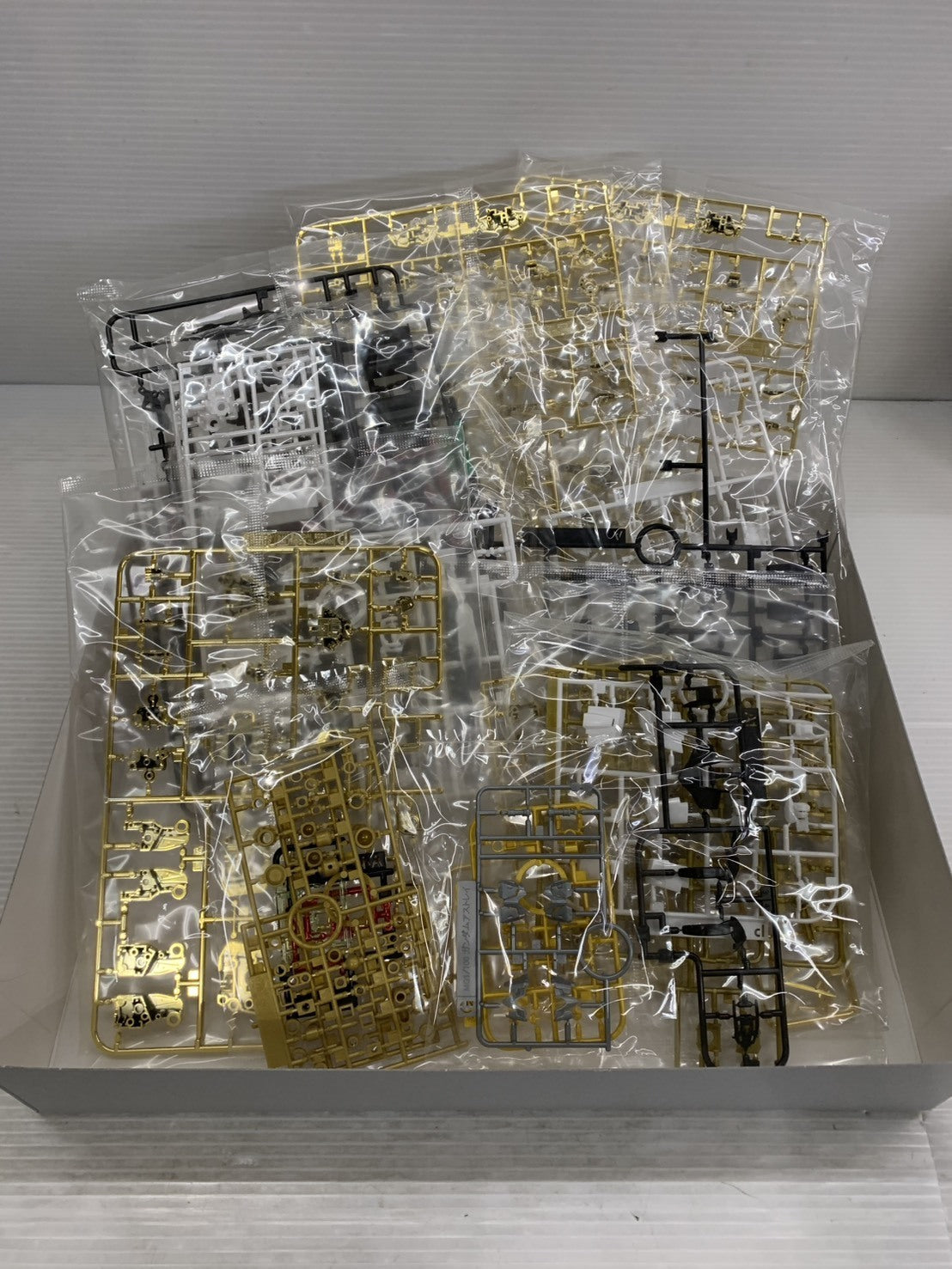 1/100 MG MBF-P01 ガンダムアストレイ ゴールドフレーム フィギュア/グッズ