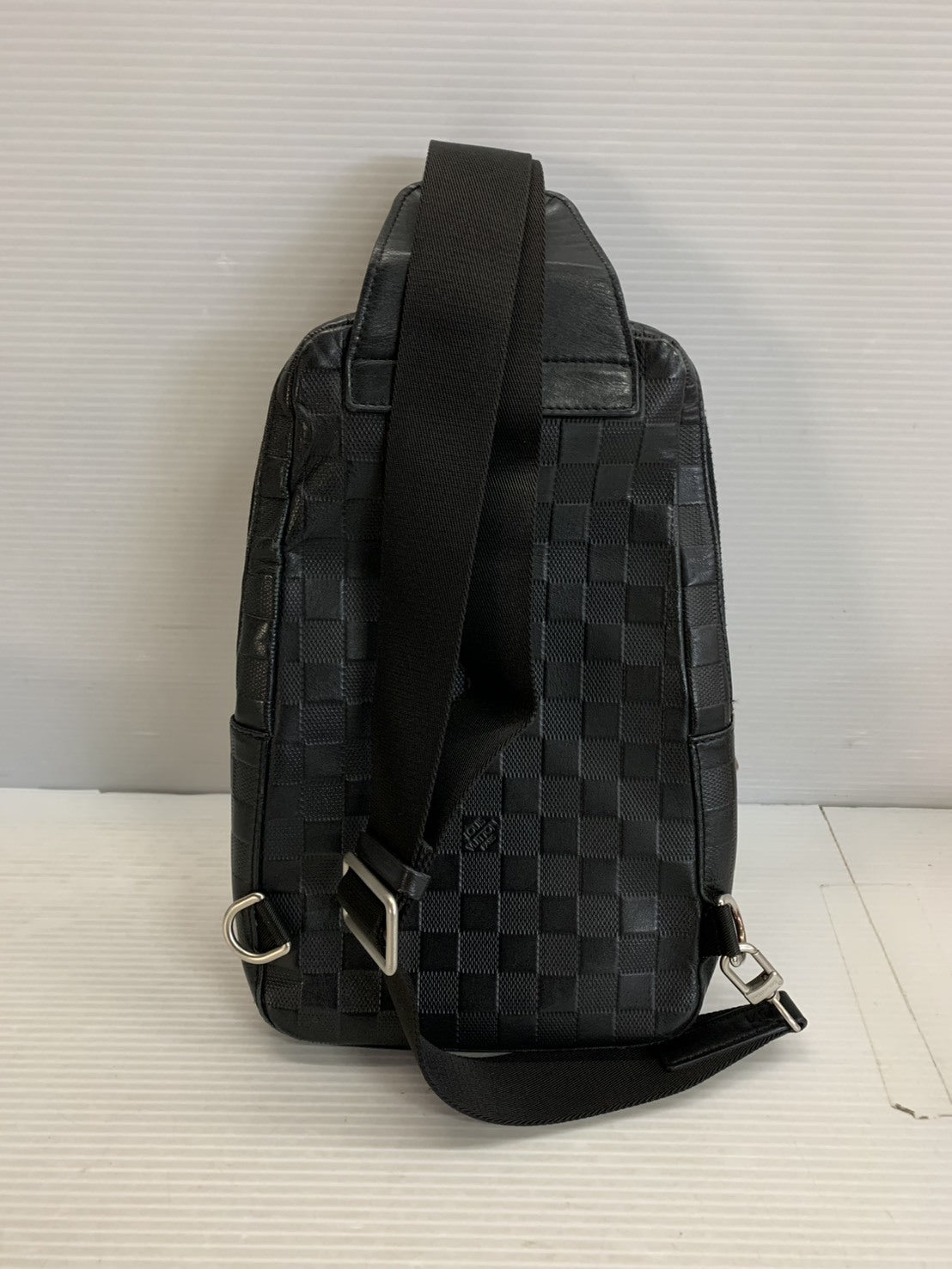 LOUIS VUITTON アヴェニュー・スリングバッグ N45303