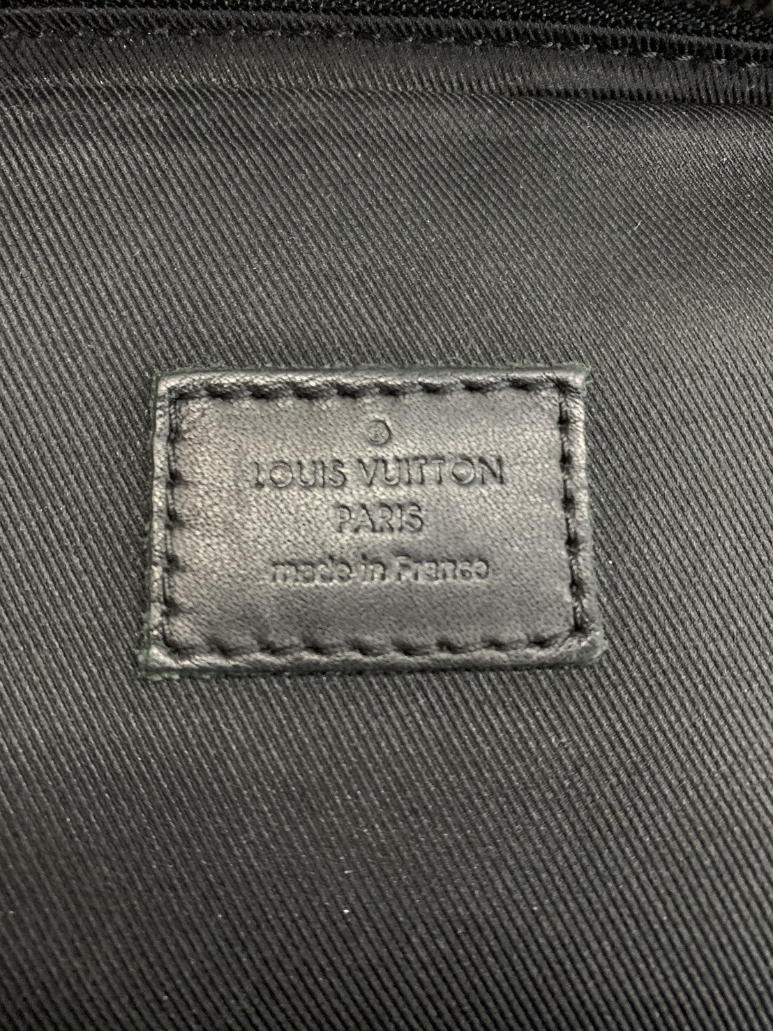 LOUIS VUITTON アヴェニュー・スリングバッグ N45303