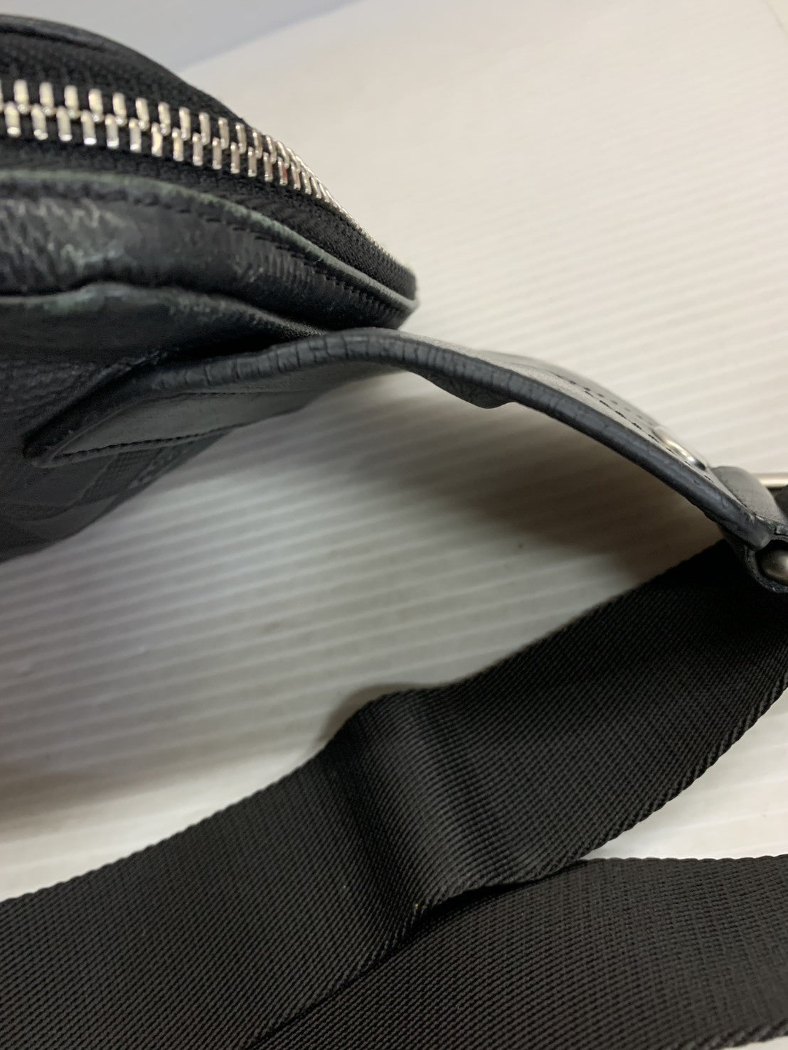 LOUIS VUITTON アヴェニュー・スリングバッグ N45303
