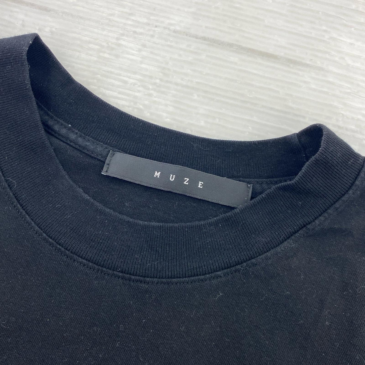 半袖Tシャツ OLI×MUZE フロントロゴ 黒 ブラック