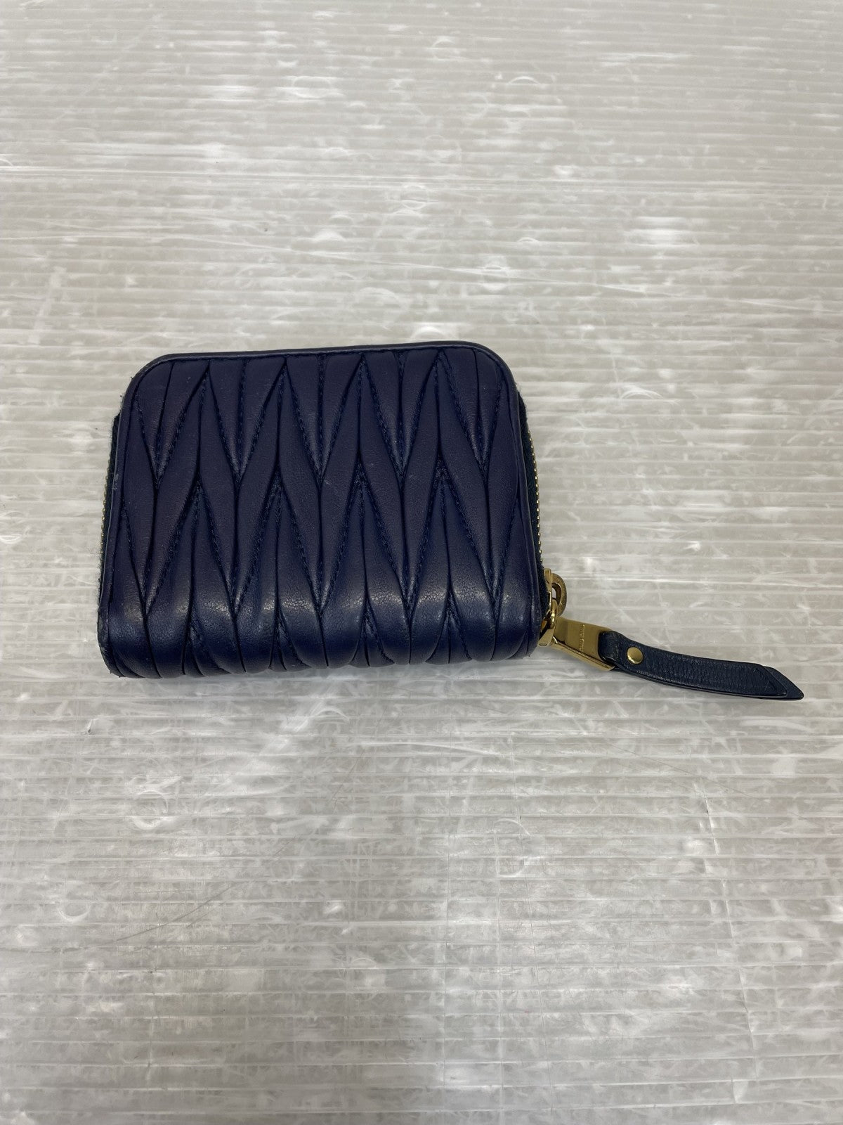 miumiu マテラッセ ラウンドジップ コインケース 紺
