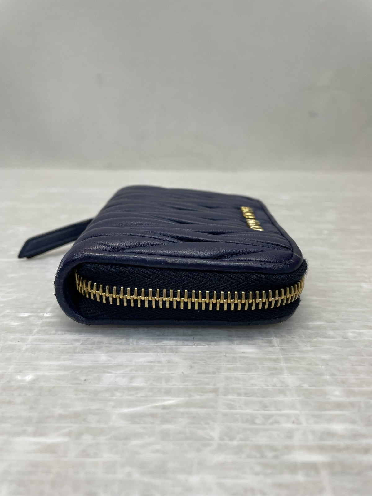 miumiu マテラッセ ラウンドジップ コインケース 紺